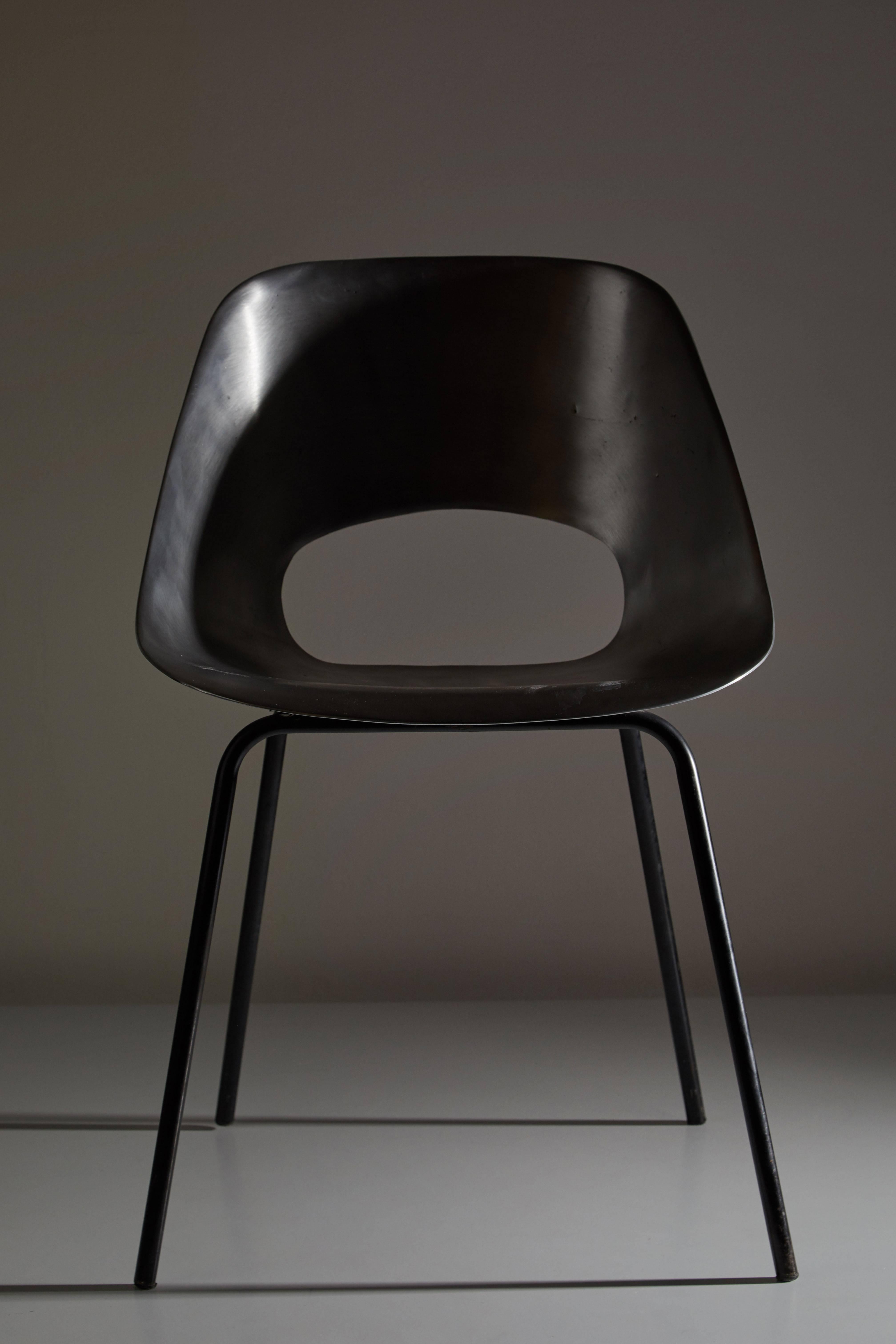 Mid-20th Century Tulip Chair by Pierre Guariche For Sale