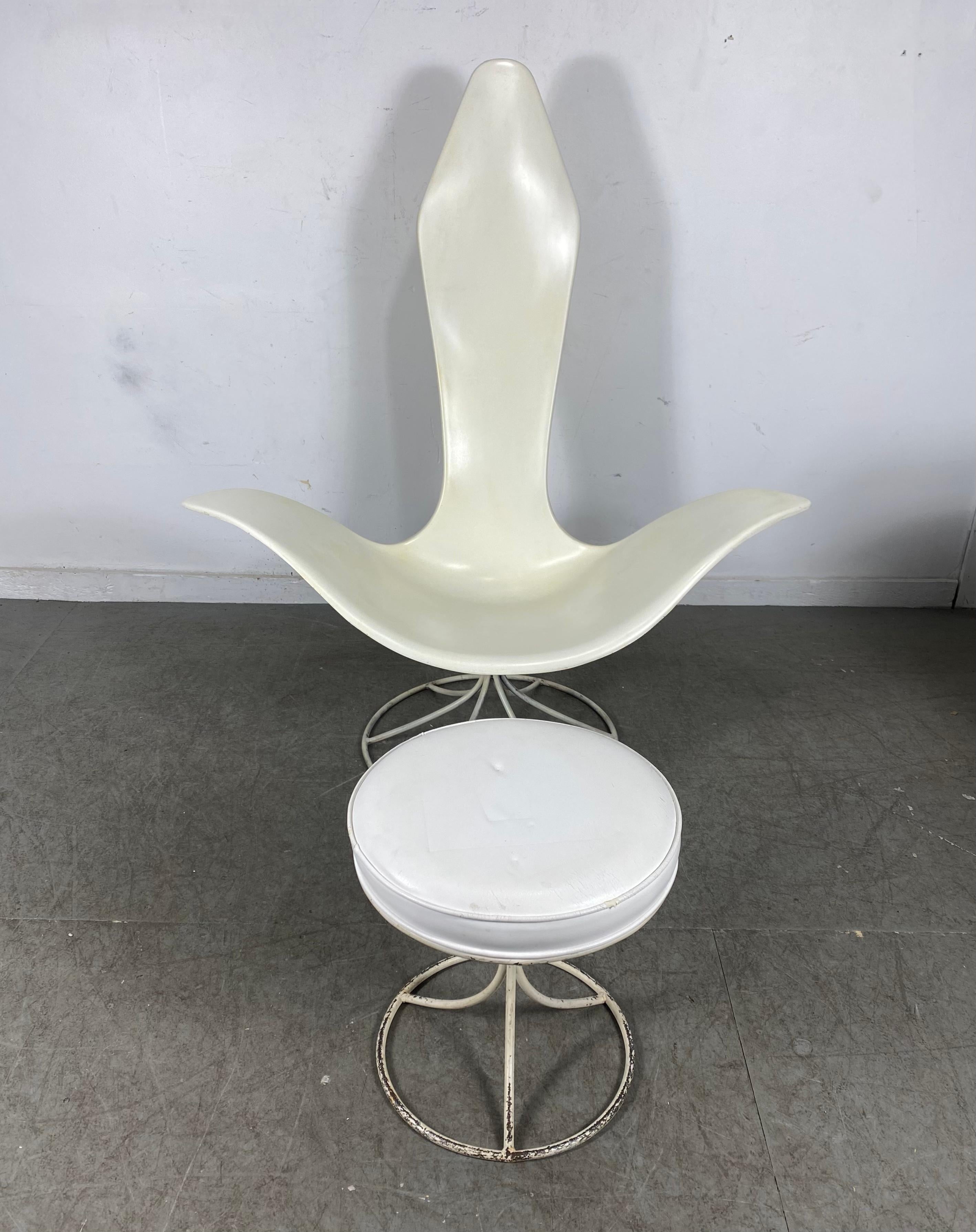  Chaise et repose-pieds Tulip d'Erwine et Estelle Laverne pour Laverne International en vente 3