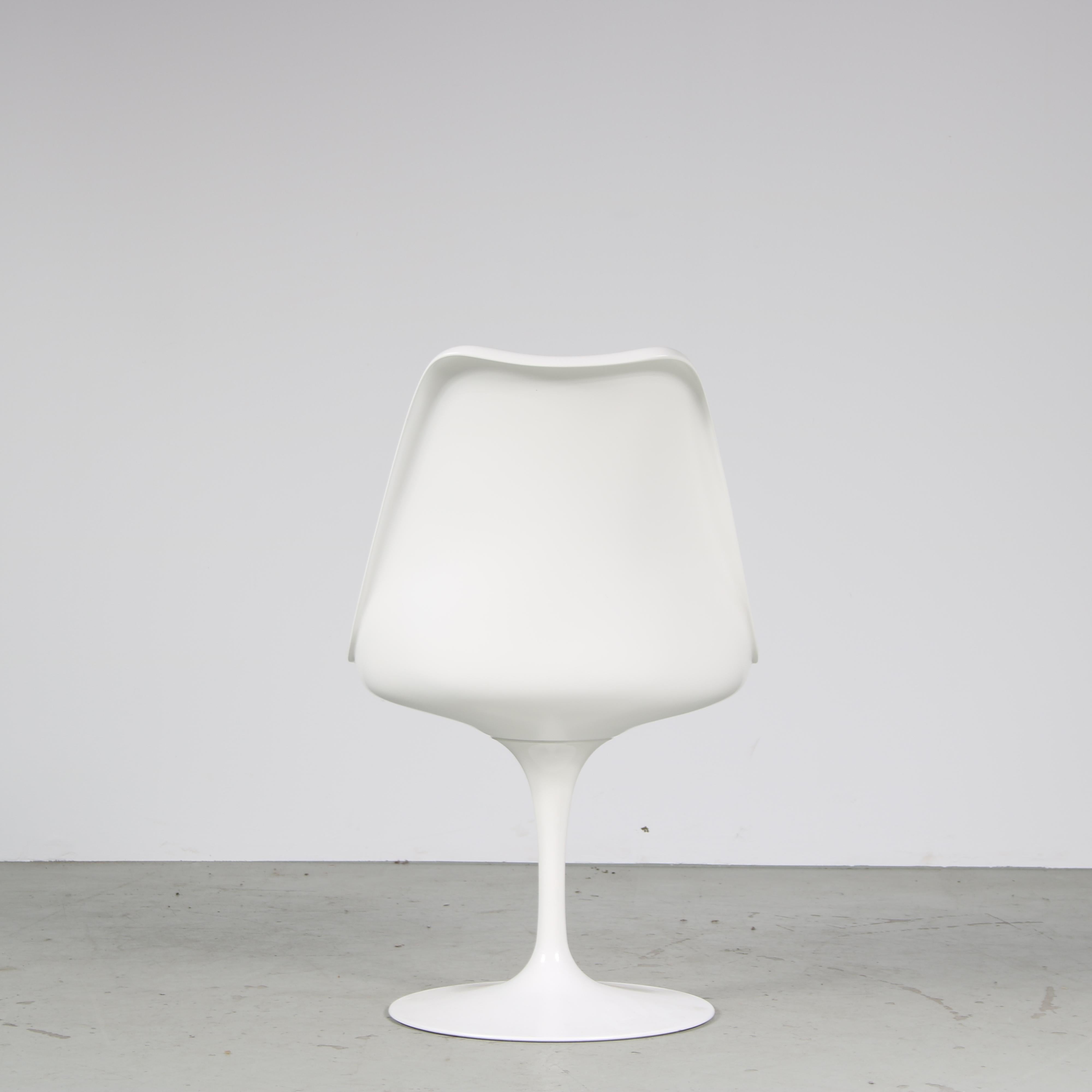 “Tulip” Chairs by Eero Saarinen for Knoll International, USA 1960 4