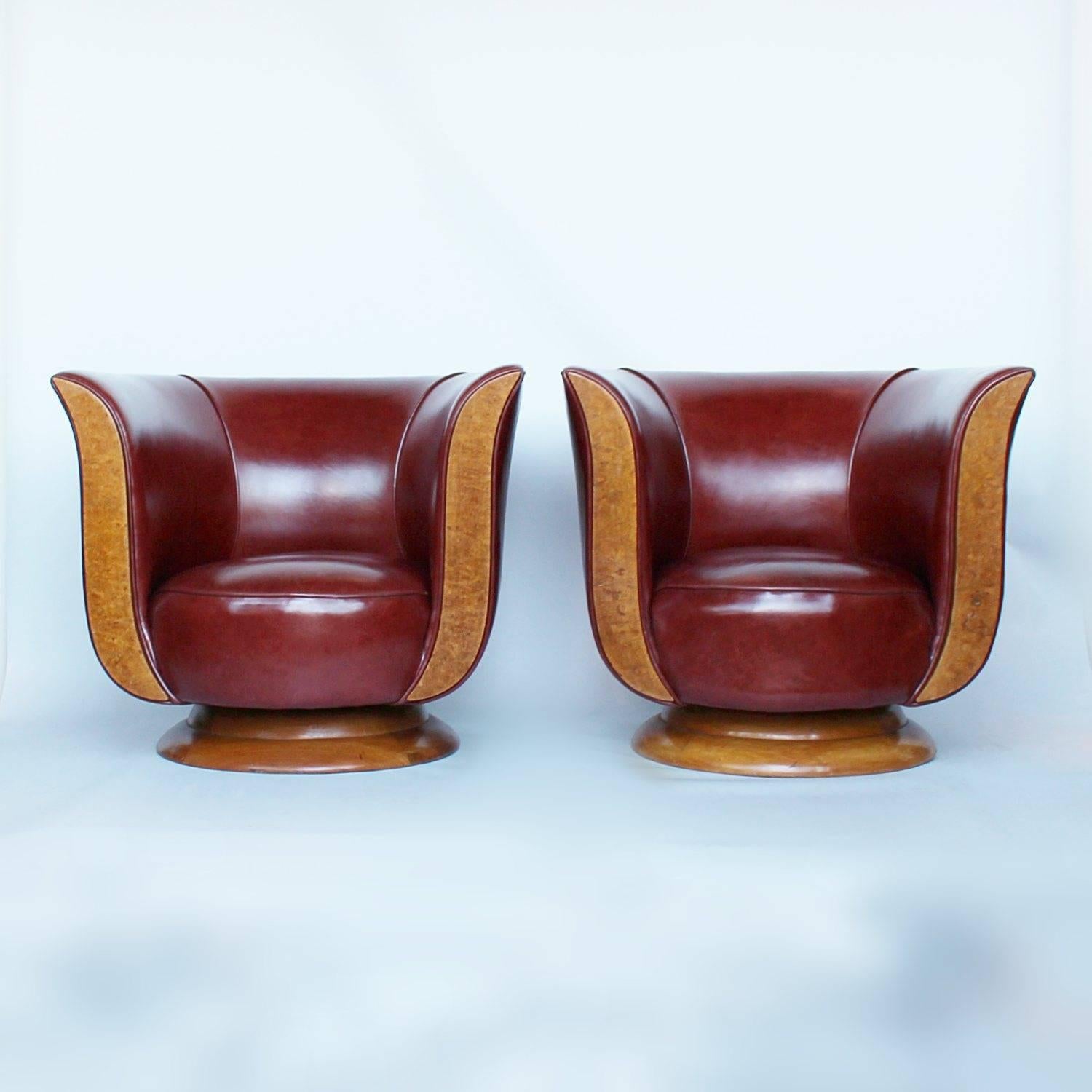 A Pair of Art Deco Tulip Chairs 2