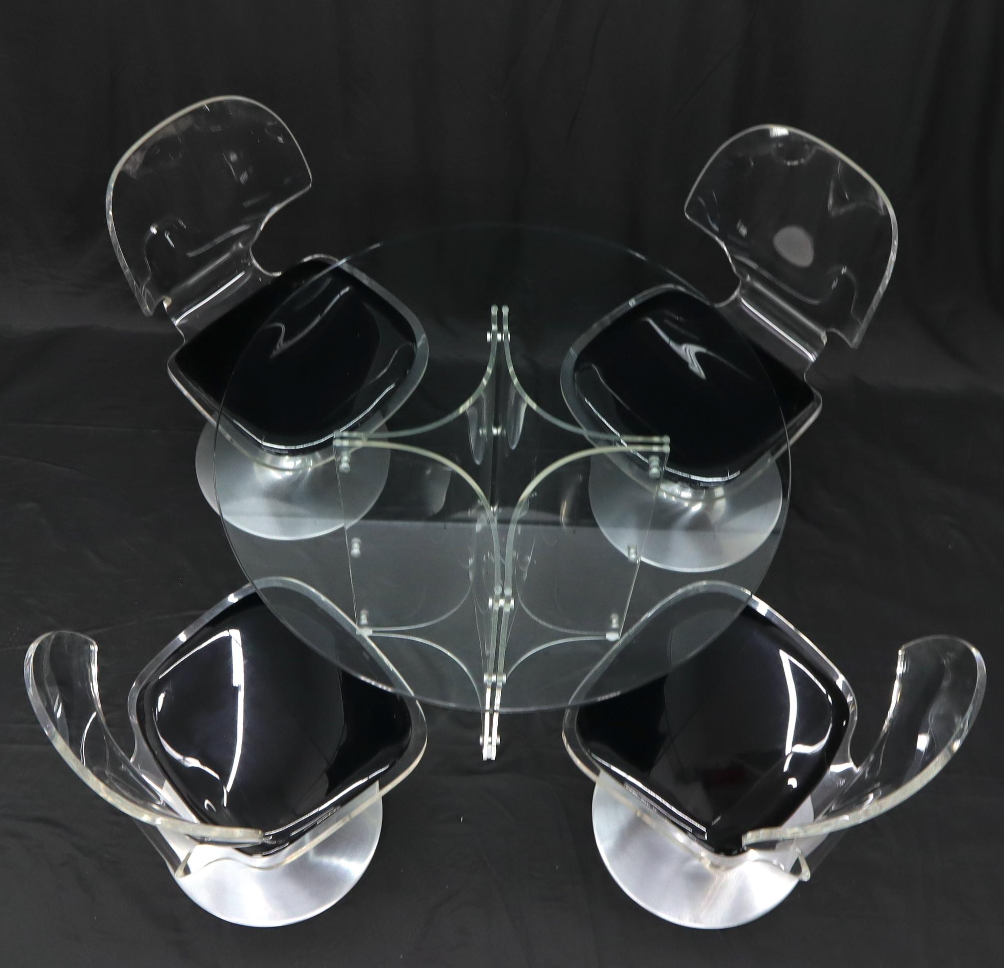 Ensemble de 4 chaises de salle à manger Tulip à base chromée et sièges en lucite avec plateau rond en verre en vente 3