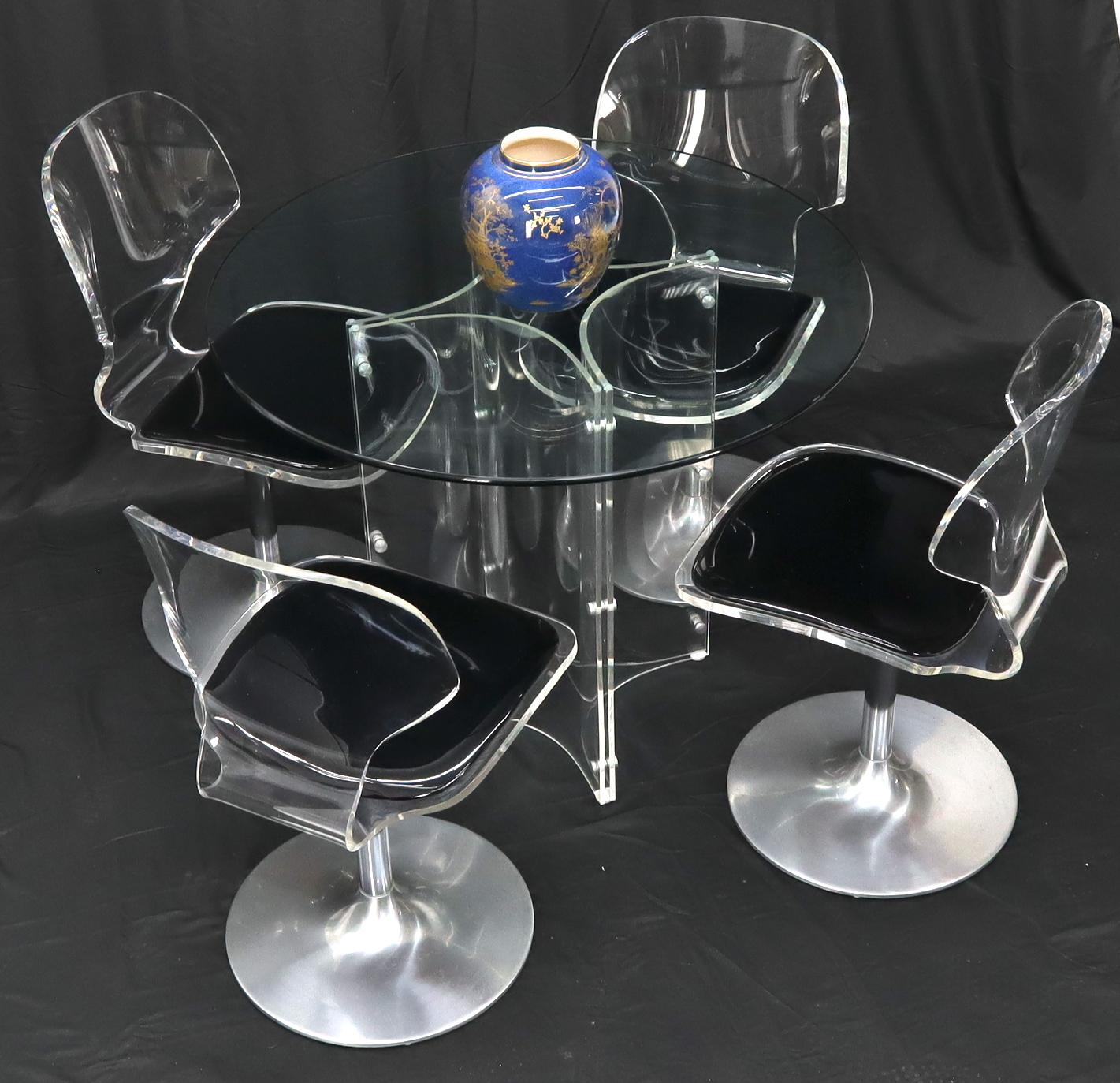 Ensemble de 4 chaises de salle à manger Tulip à base chromée et sièges en lucite avec plateau rond en verre en vente 7