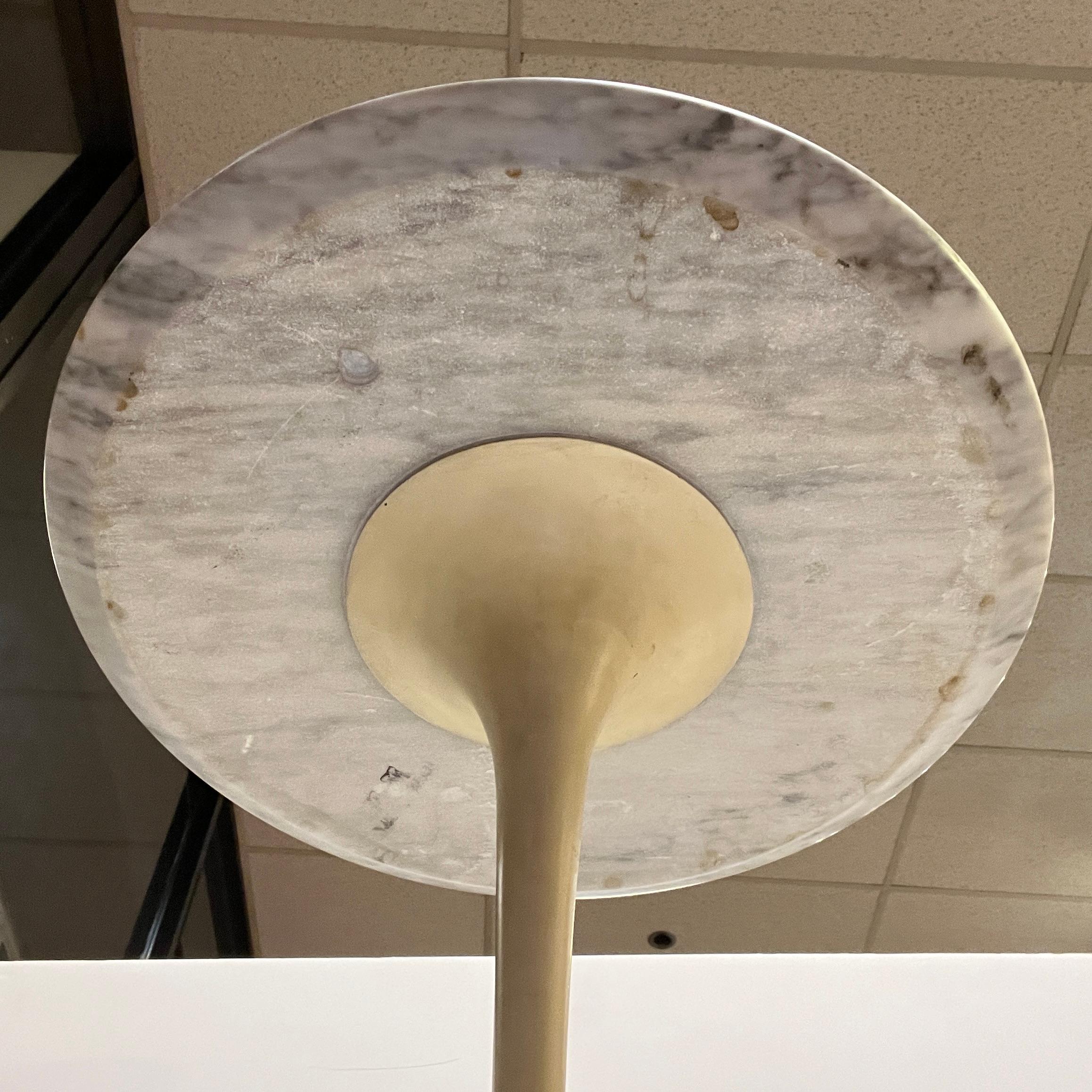 Tavolino circolare Tulip con piano in marmo di Eero Saarinen, circa anni '60/'70 in vendita 2