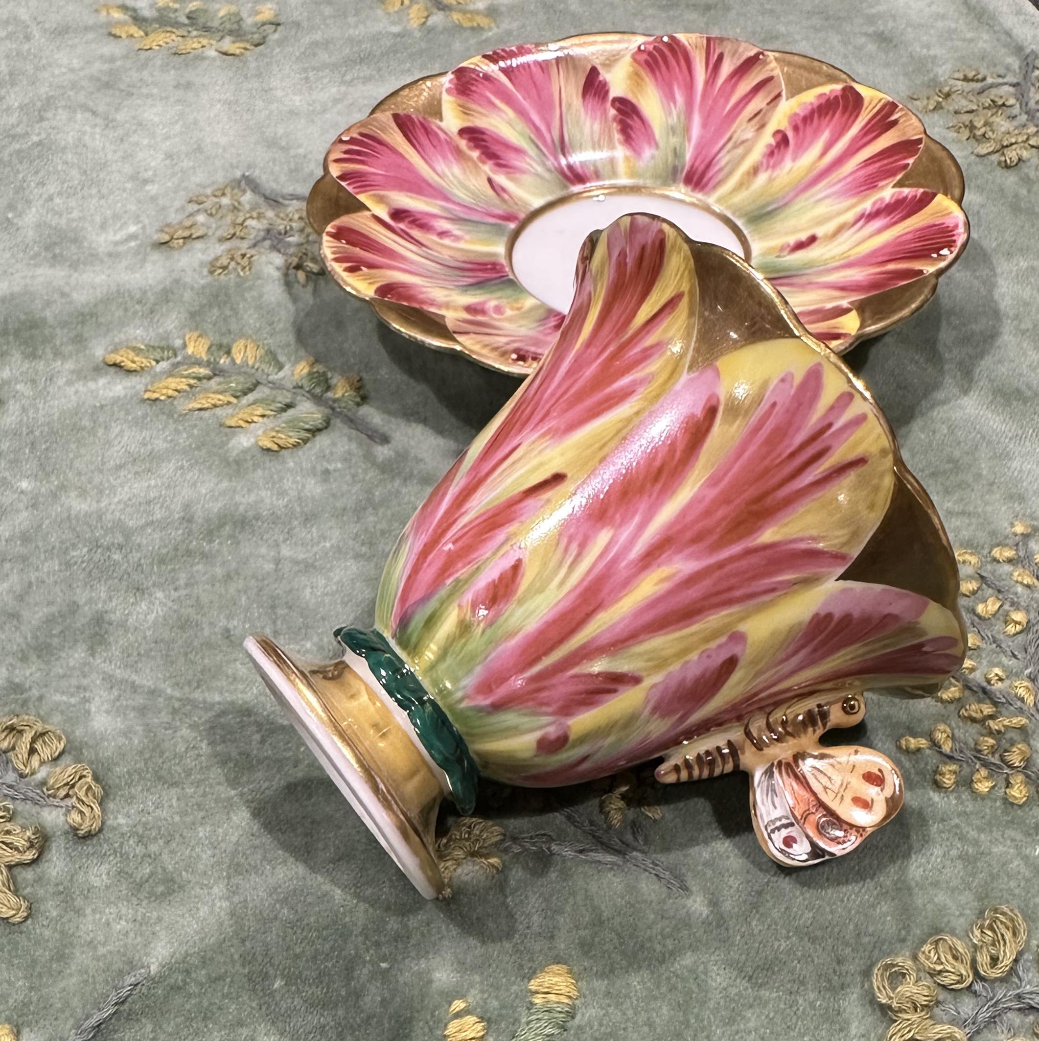 Doré Tasse à café Tulip en porcelaine de Paris dorée par Flamen-Fleury en vente