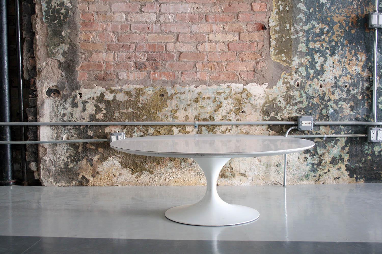 Tulip Coffee Table by Eero Saarinen for Knoll In Good Condition In Chicago, IL