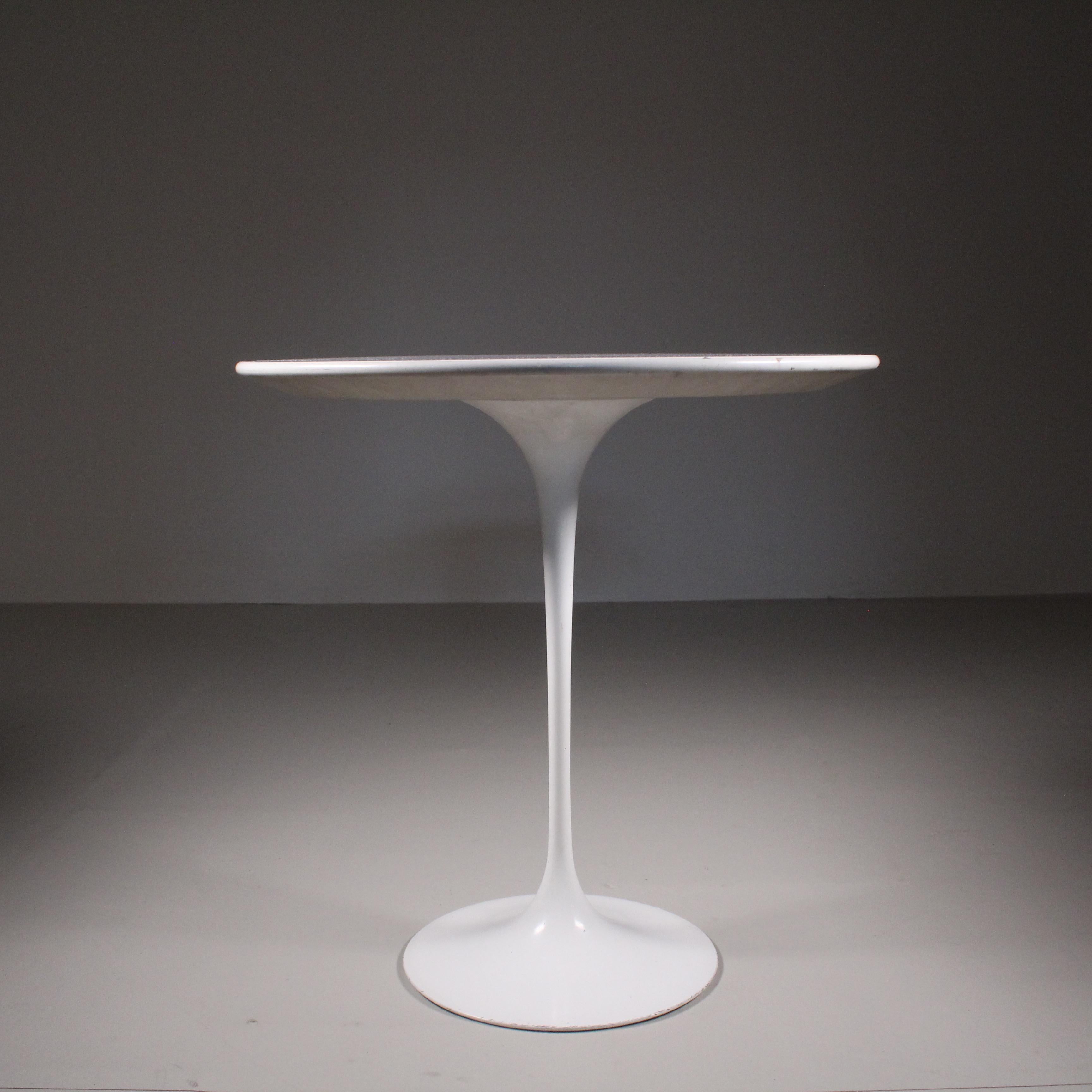 Métal Table basse Tulip d'Eero Saarinen, Knoll, 1956 en vente