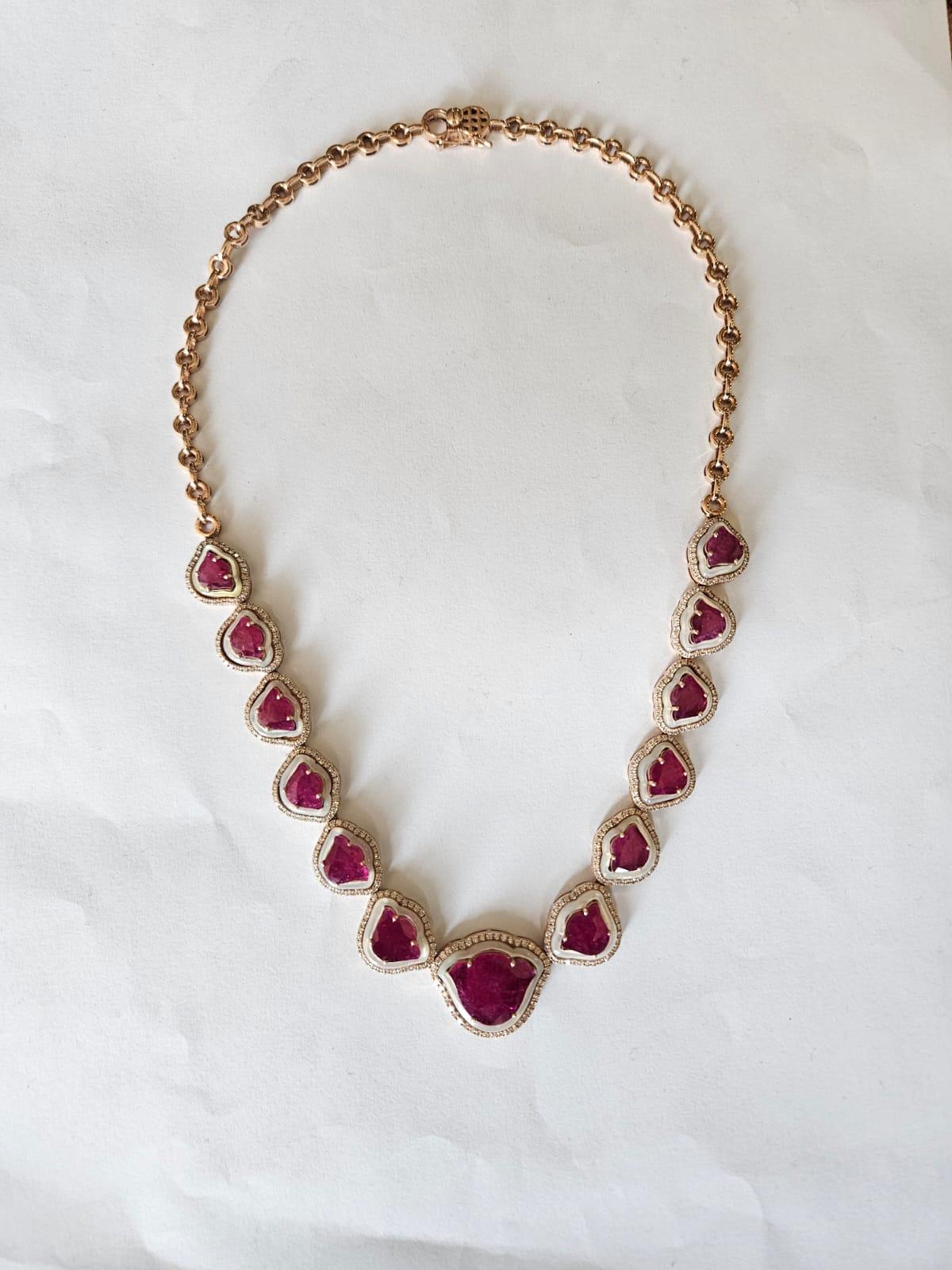 Collier et boucles d'oreilles tulipe en rubis, nacre et diamants du Mozambique en vente 11