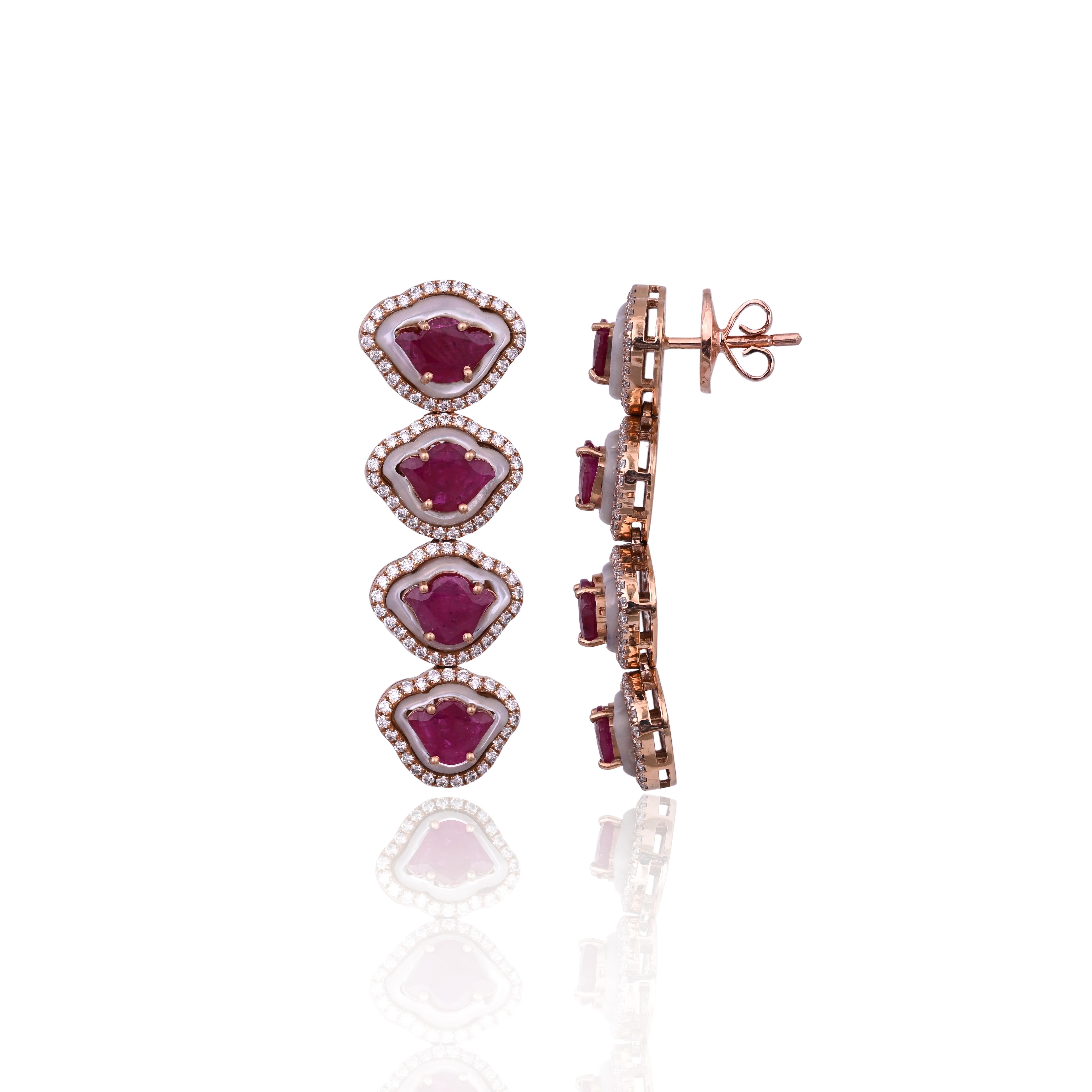 Collier et boucles d'oreilles tulipe en rubis, nacre et diamants du Mozambique Neuf - En vente à Hong Kong, HK