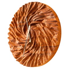 Tulip Design Wanduhr aus Holz