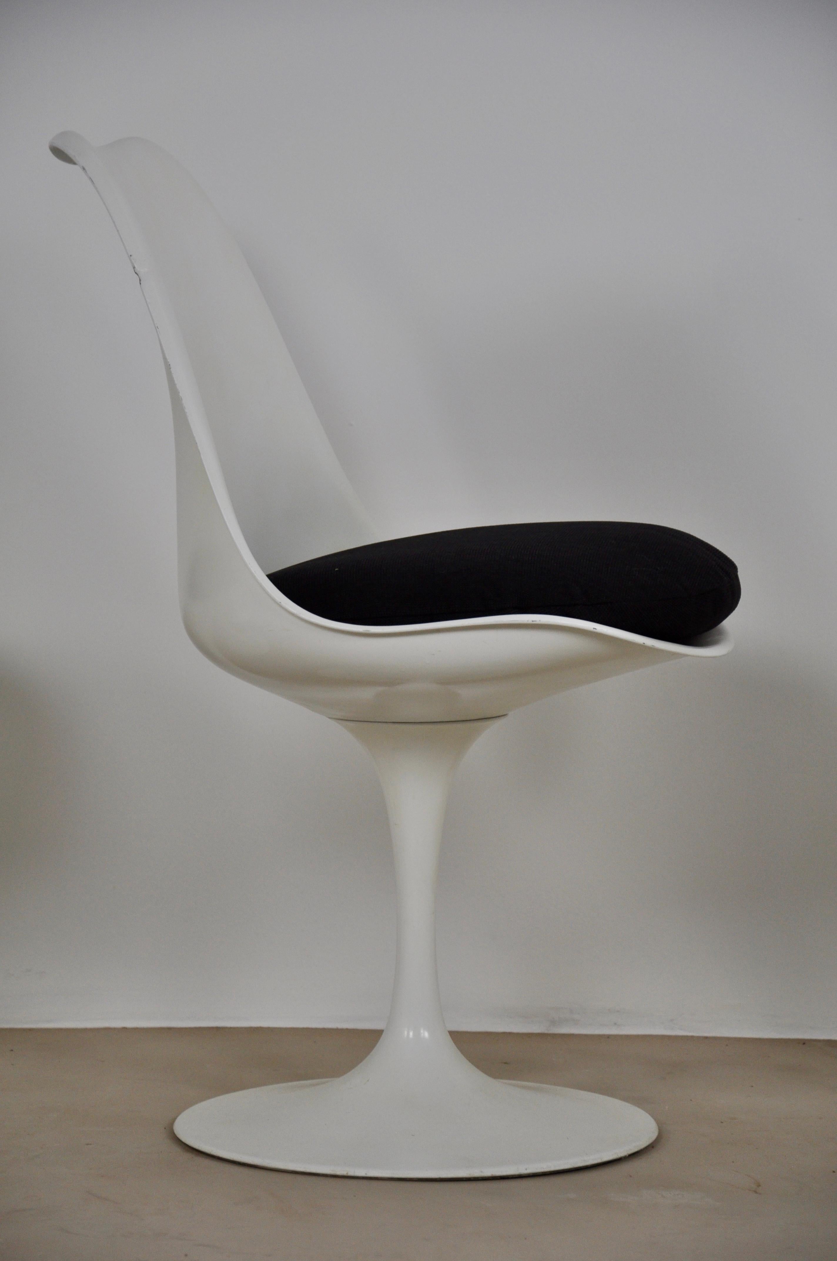 Tulip Dining Chairs by Eero Saarinen, 1970s In Good Condition In Lasne, BE