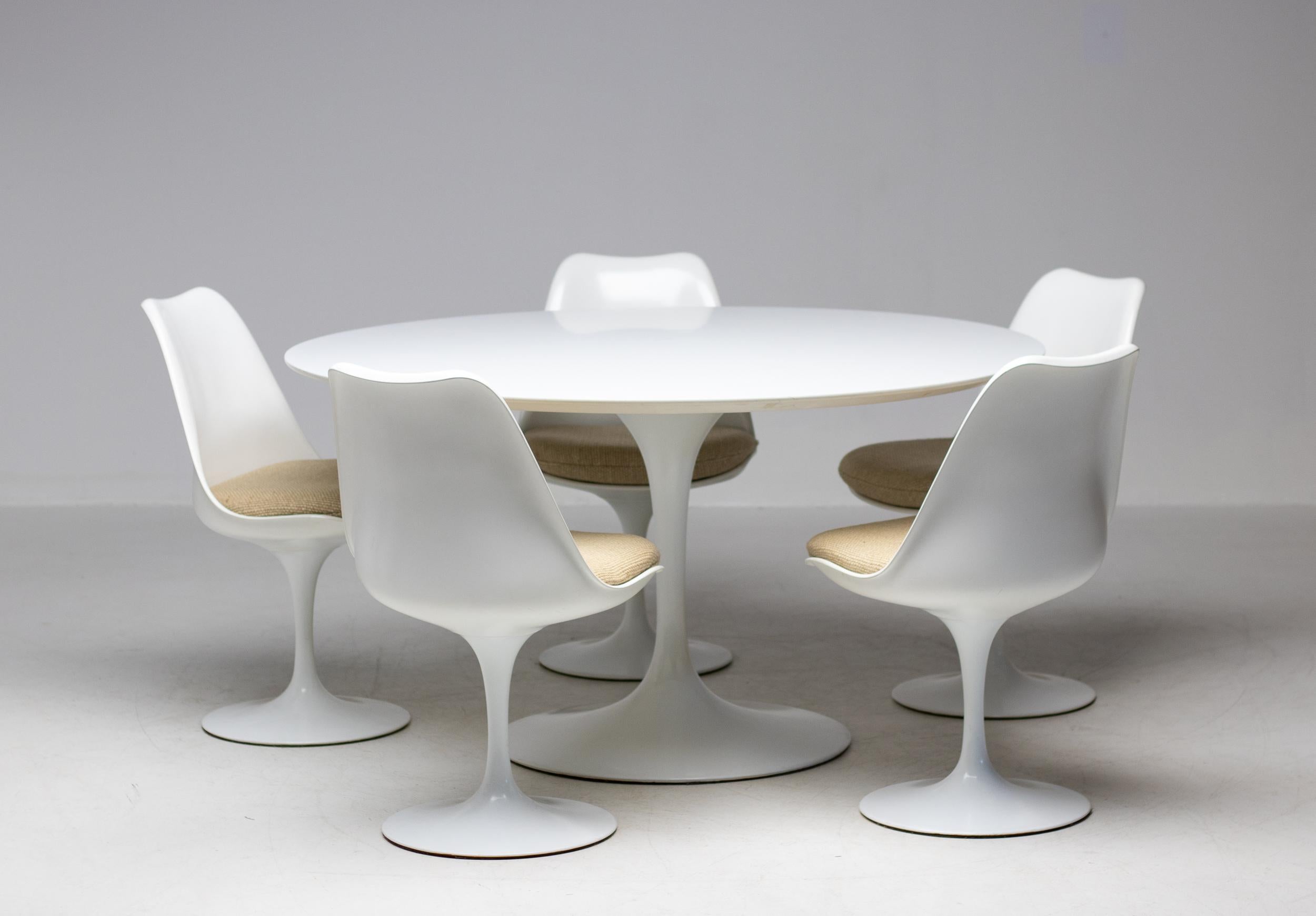 Tulip Dining Set by Eero Saarinen for Knoll International 6