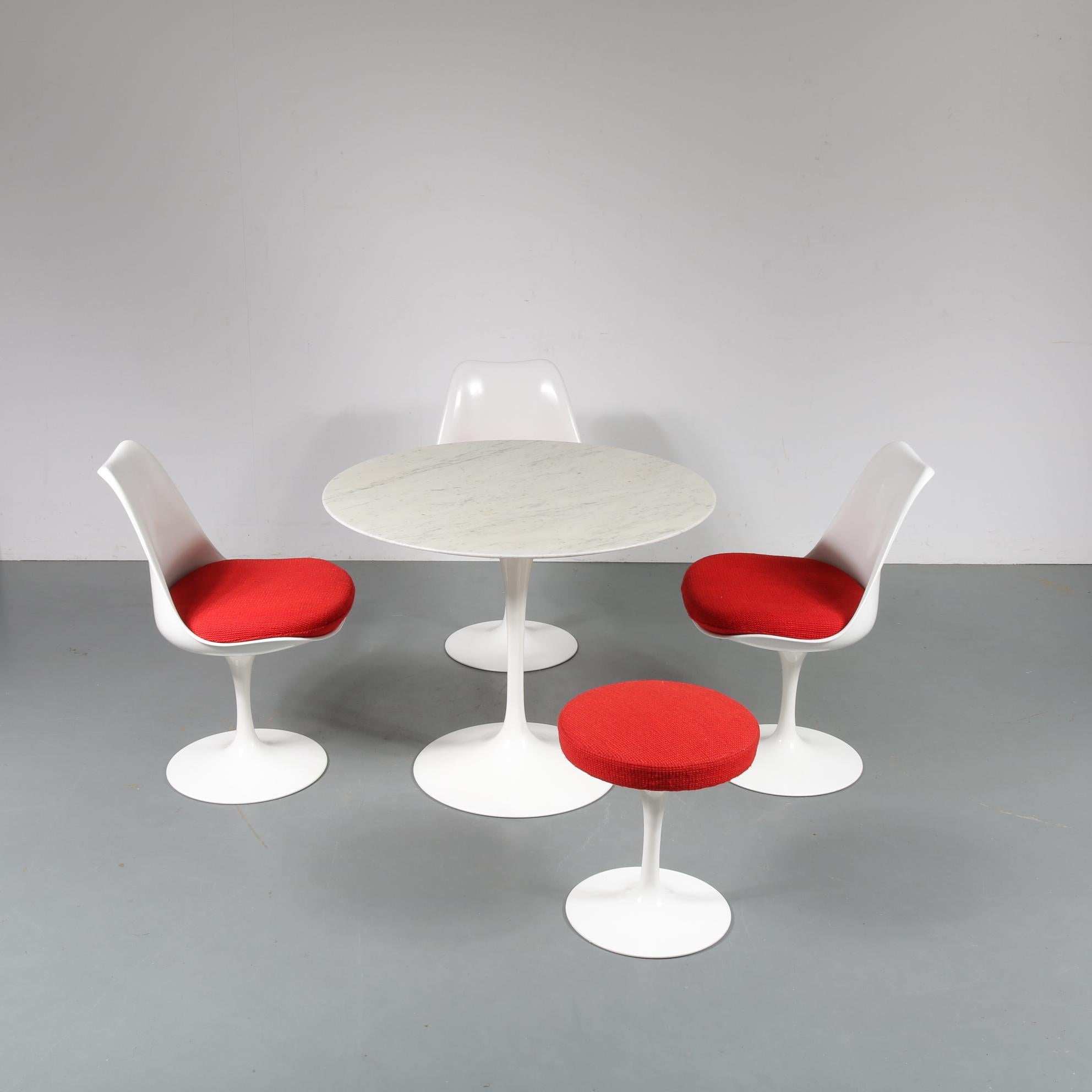 A beautiful dining set designed by Eero Saarinen, model 