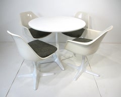 Set da pranzo con tavolo e sedie Tulip di Burke, in stile Saarinen e Knoll