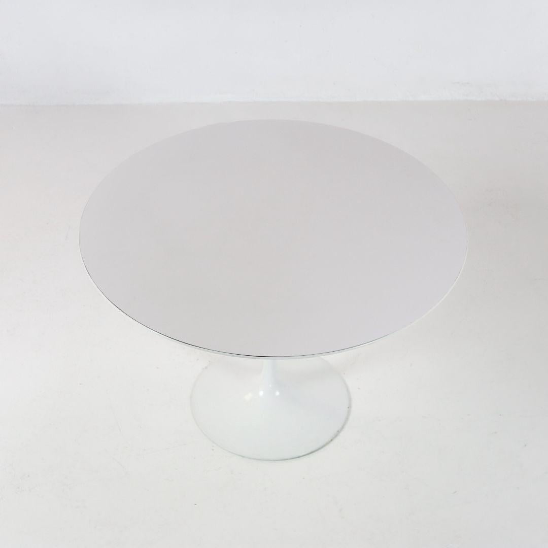 Tulip Dining Table by Eero Saarinen for Knoll 1970s For Sale 2