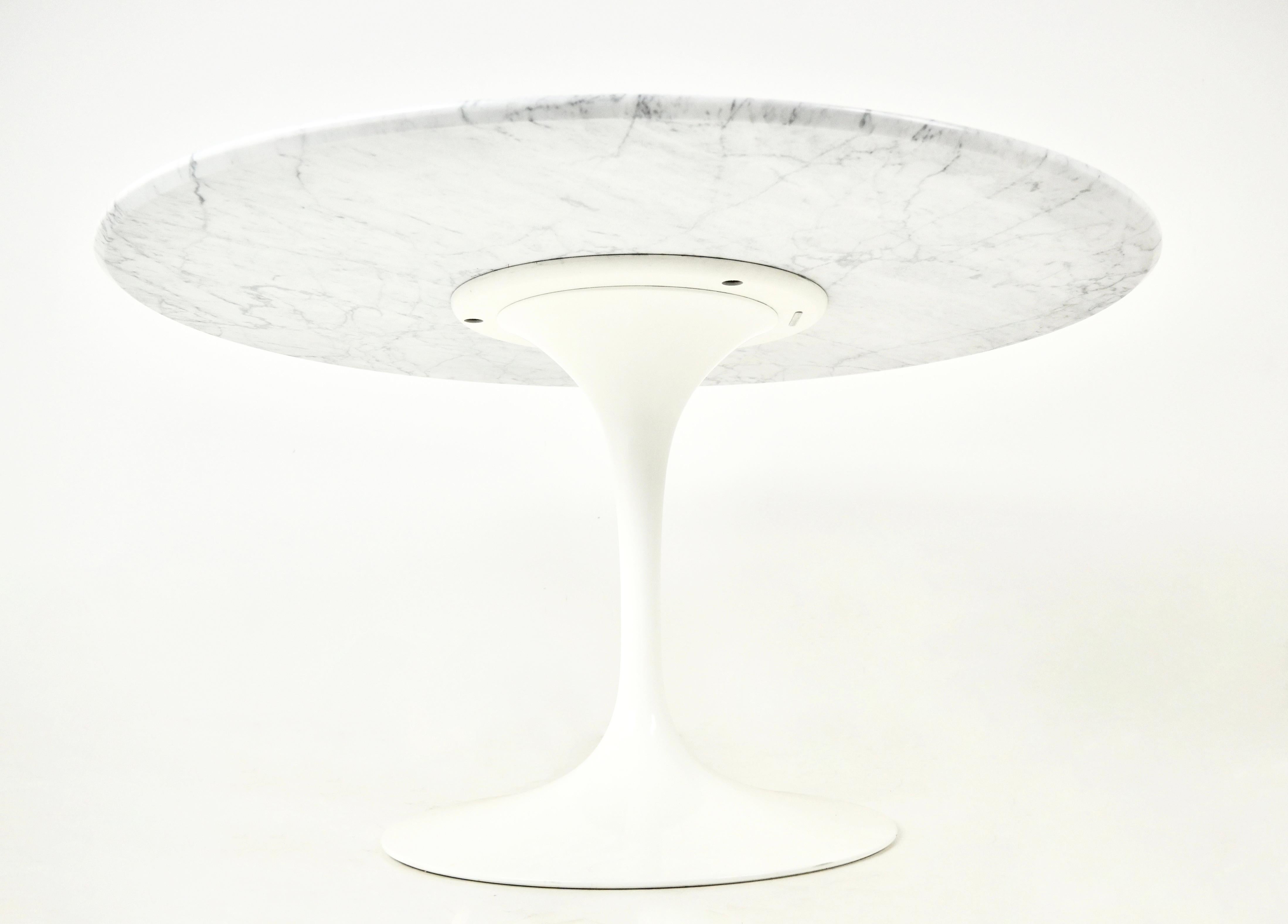 Tulip Dining Table by Eero Saarinen for Knoll, 1990s In Good Condition In bruxelles, BE