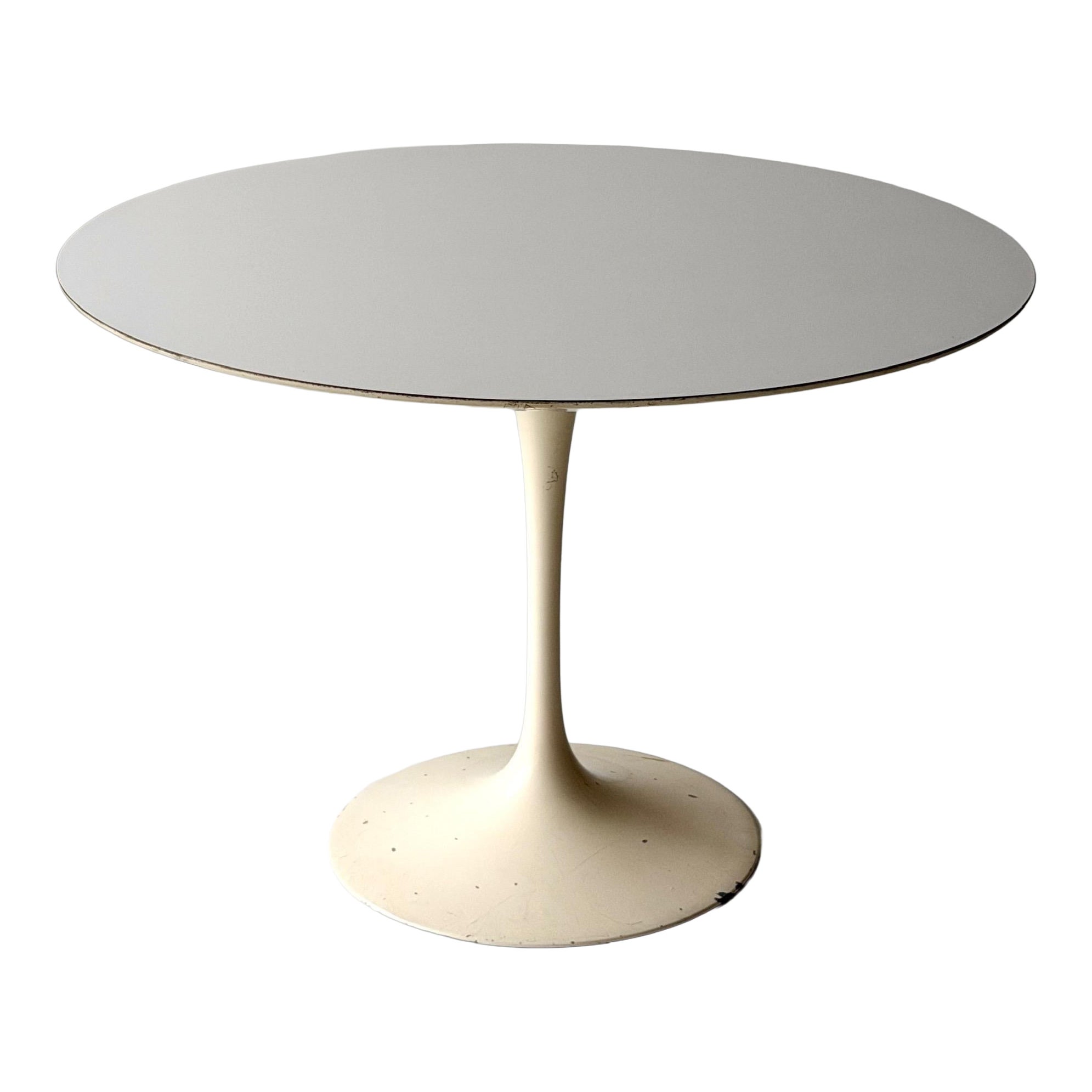 Tulip Dining Table by Eero Saarinen for Knoll