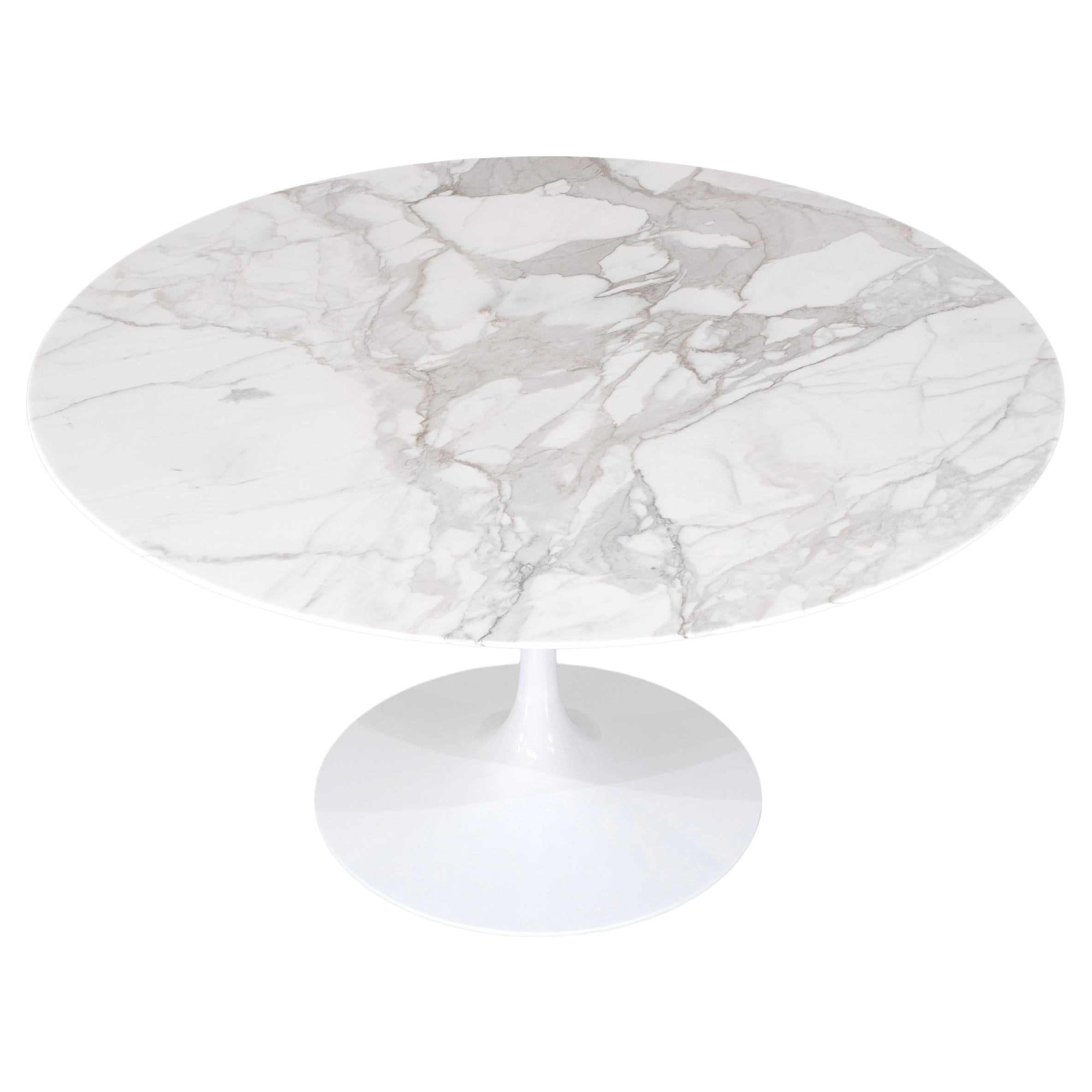 Tulip Dining table by Eero Saarinen for Knoll International - 1960s For Sale