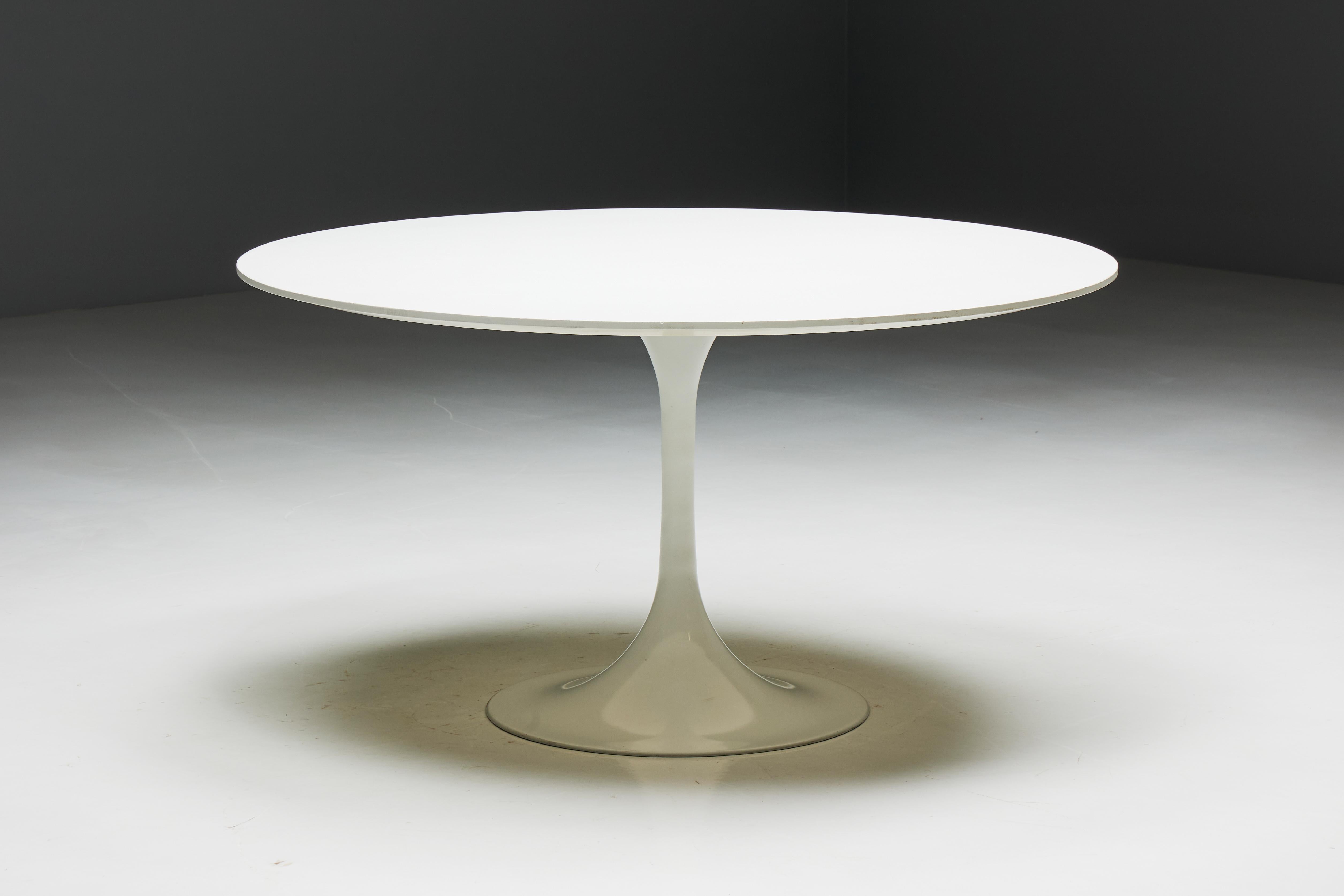 Tulip Dining Table by Eero Saarinen for Knoll, United States, 1960s In Good Condition For Sale In Antwerp, BE