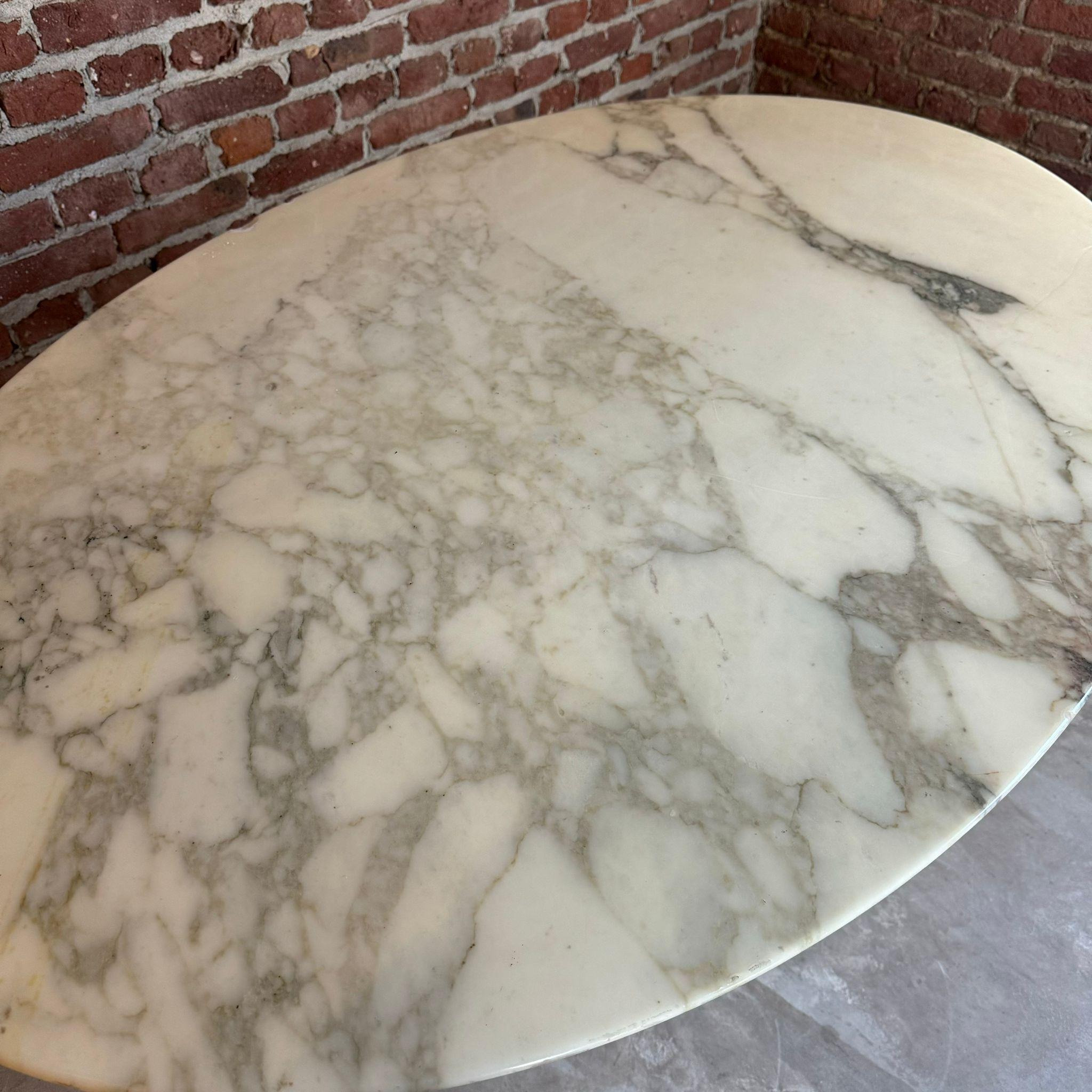 Fin du 20e siècle Table à manger Tulip d'Eero Saarinen pour Knoll International en vente