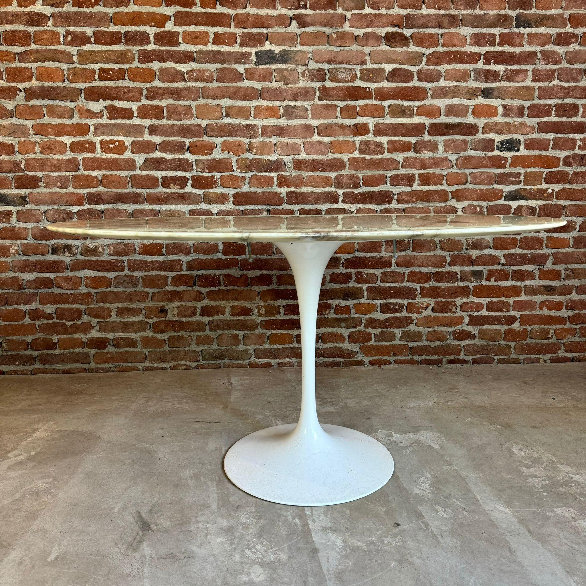 Marbre de Carrare Table à manger Tulip d'Eero Saarinen pour Knoll International en vente