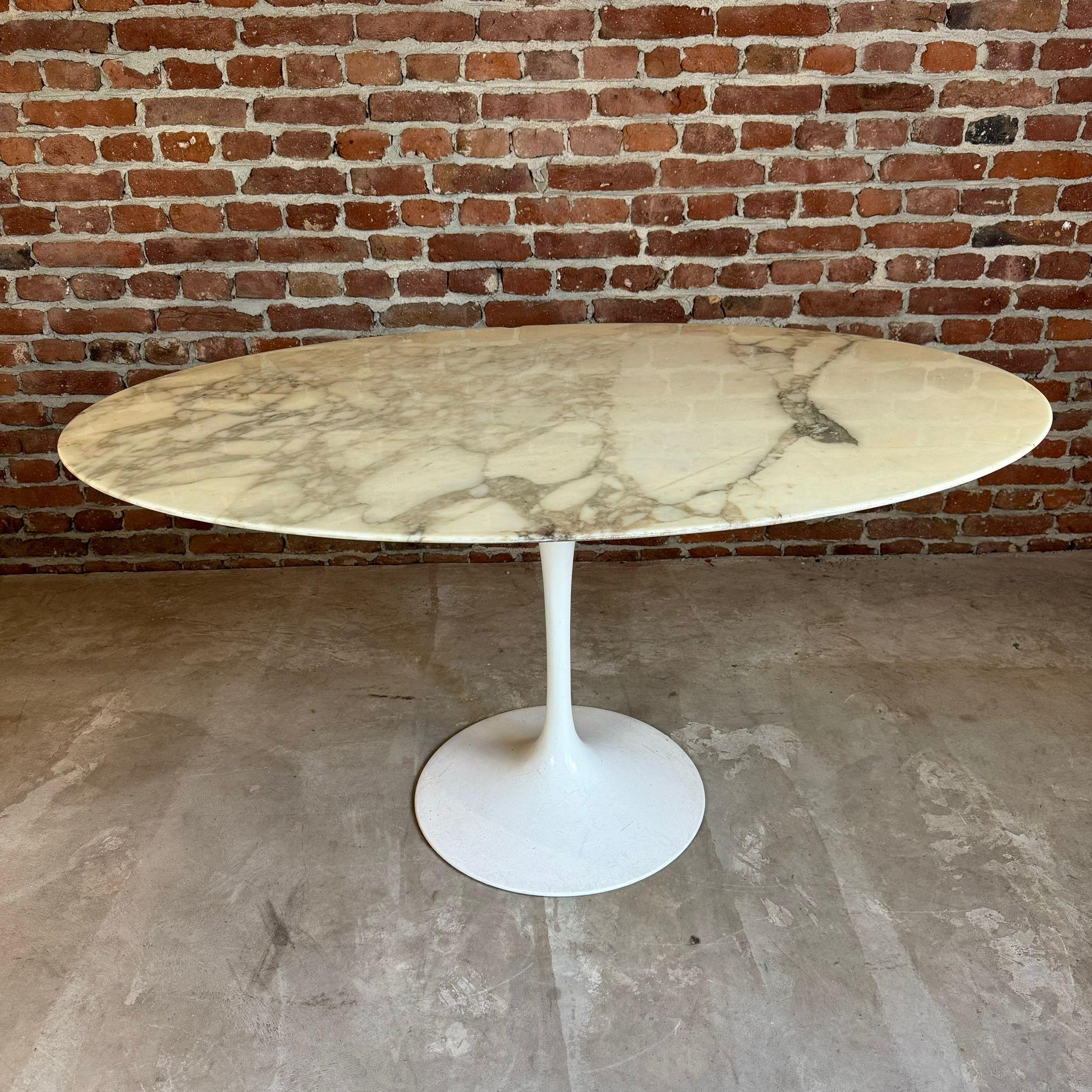 Table à manger Tulip d'Eero Saarinen pour Knoll International en vente 1