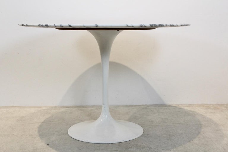 Mid-Century Modern Tulip Dining Table in Calacatta Marble by Eero Saarinen for Knoll International