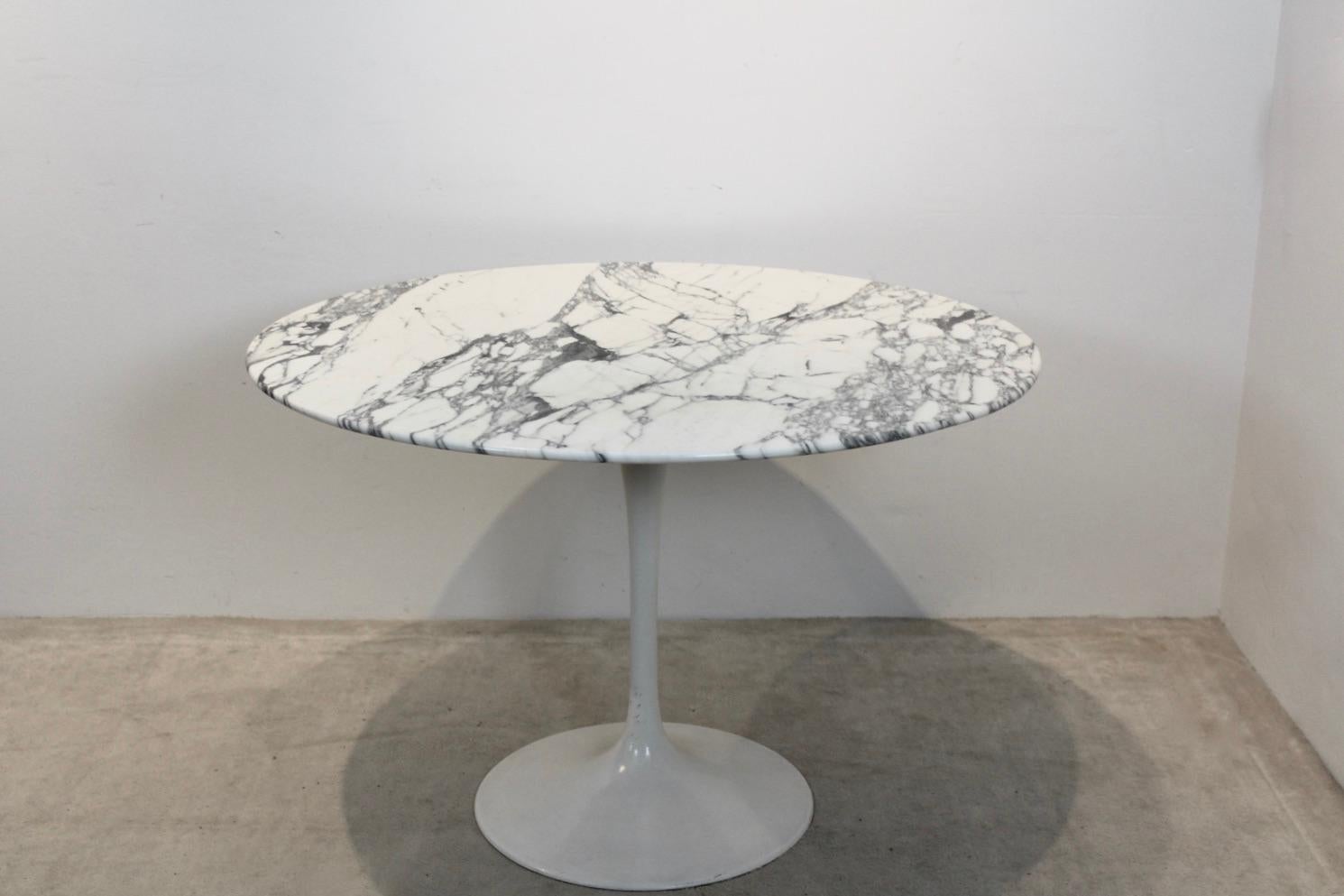 Aluminum Tulip Dining Table in Calacatta Marble by Eero Saarinen for Knoll International