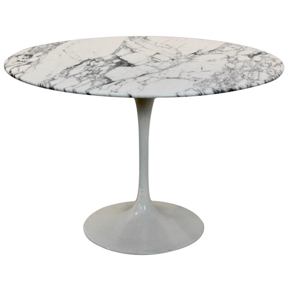 Tulip Dining Table in Calacatta Marble by Eero Saarinen for Knoll International