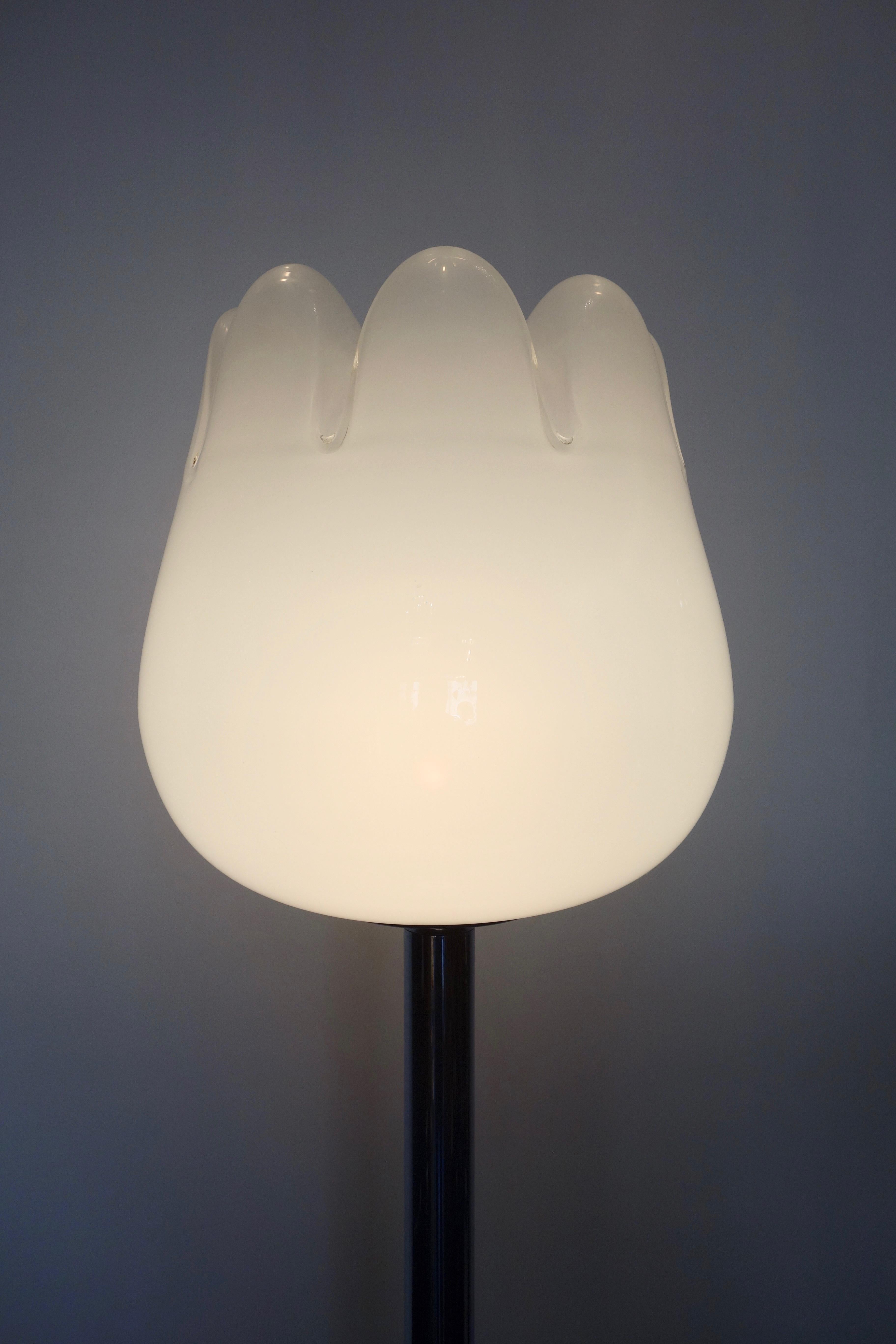 Tulip Floor Lamp Murano by Leucos, Italy, 1970s In Good Condition In BEAUNE, FR