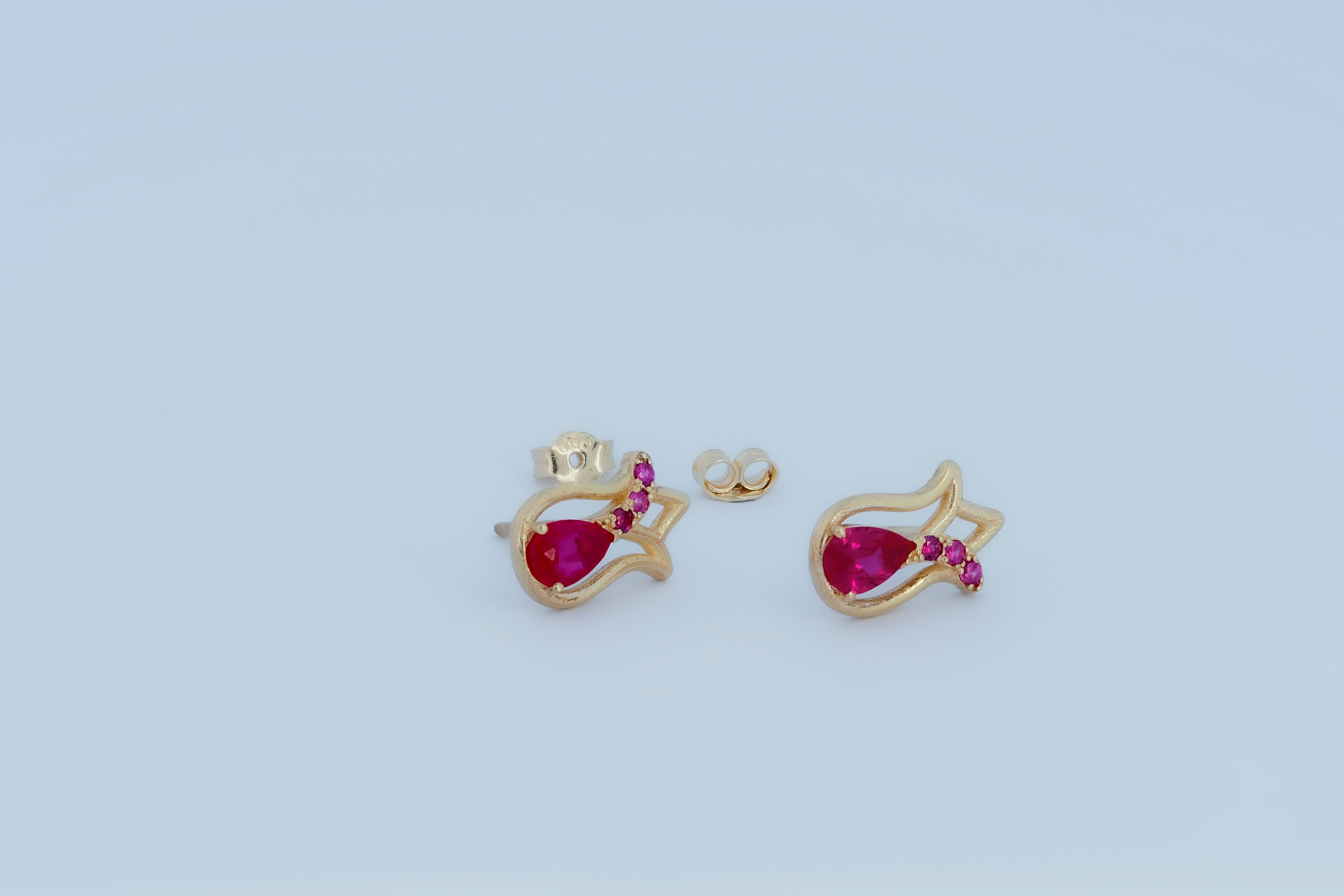 Tulip flower earrings studs with rubies in 14k gold For Sale 2