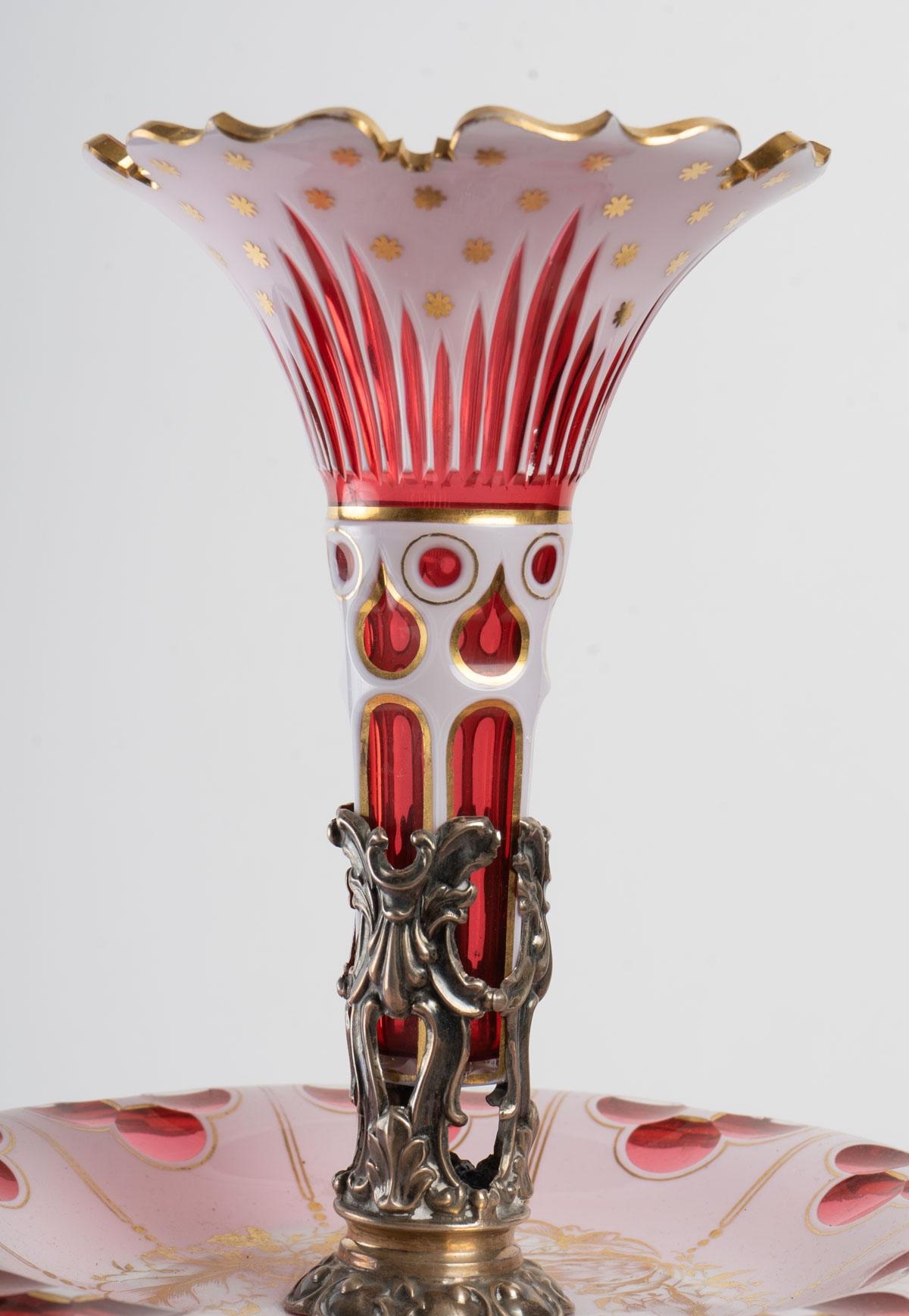Tulip in Red Bohemian Crystal and White Opaline In Good Condition In Saint-Ouen, FR