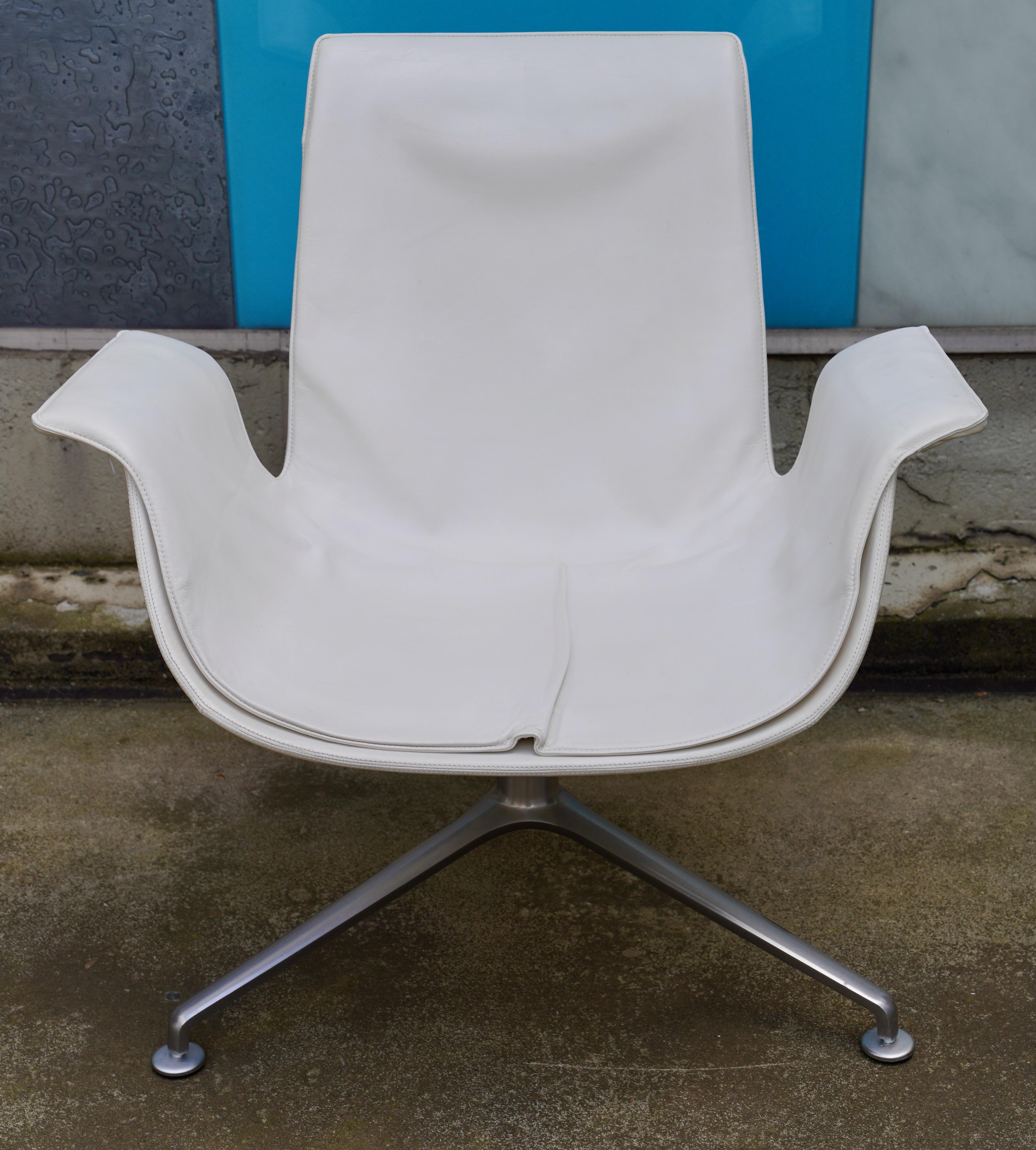 FK6727 Silla de salón Tulip de Preben Fabricius & Jørgen Kastholm para Walter Knoll, década de 1990

Un sillón icónico diseñado por los renombrados diseñadores daneses Preben Fabricius y Jørgen Kastholm para Walter Knoll en la década de 1990. La