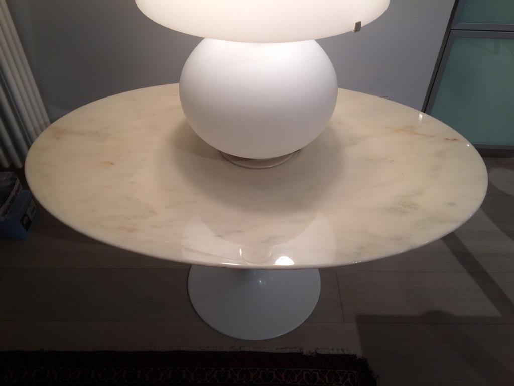 Mid-Century Modern Tulip Oval Coffee Table by Eero Saarinen Knoll International 1960s Marble top