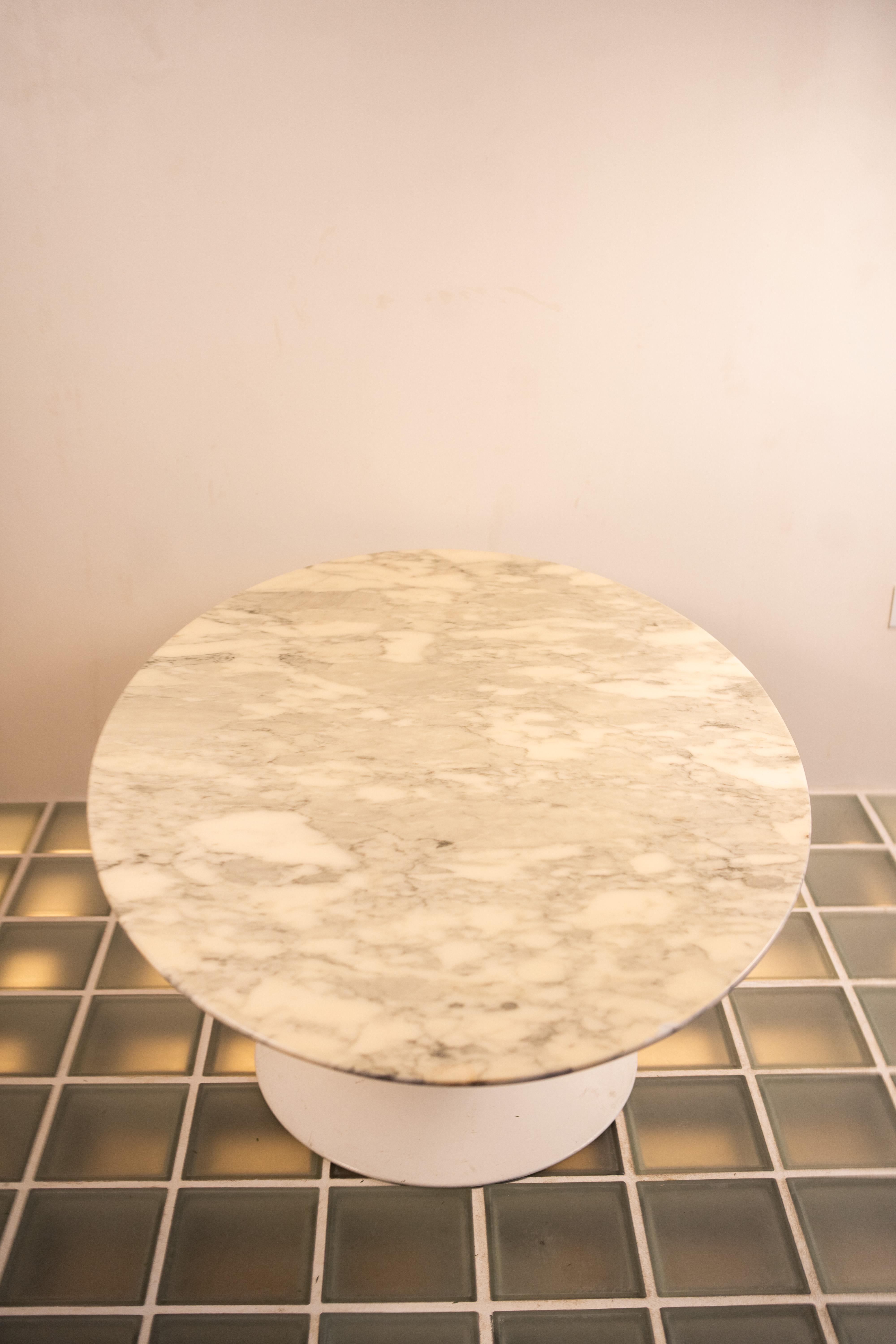 Tulip Oval Coffee Table in Marble by Eero Saarinen for Knoll International For Sale 5