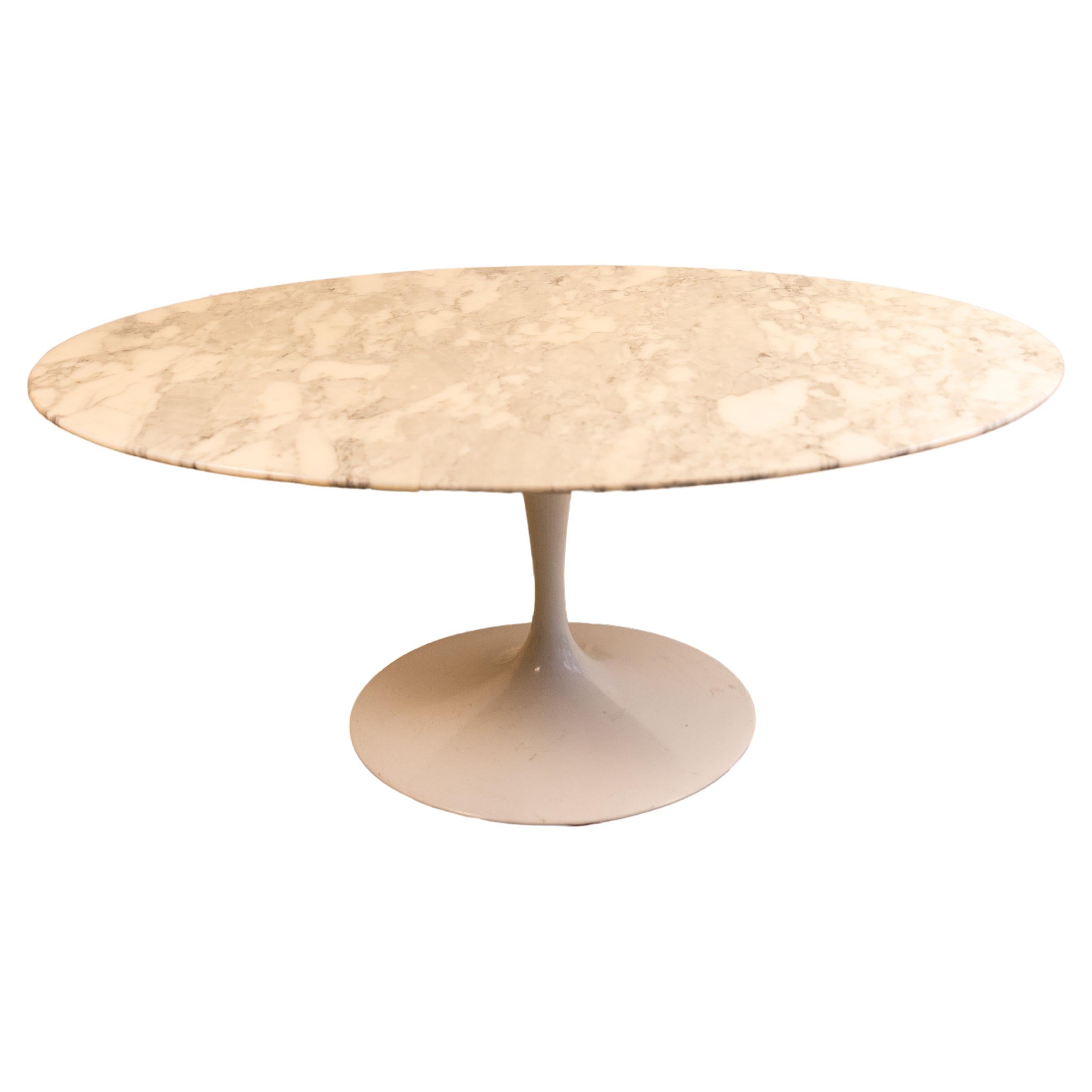 Tulip Oval Coffee Table in Marble by Eero Saarinen for Knoll International For Sale