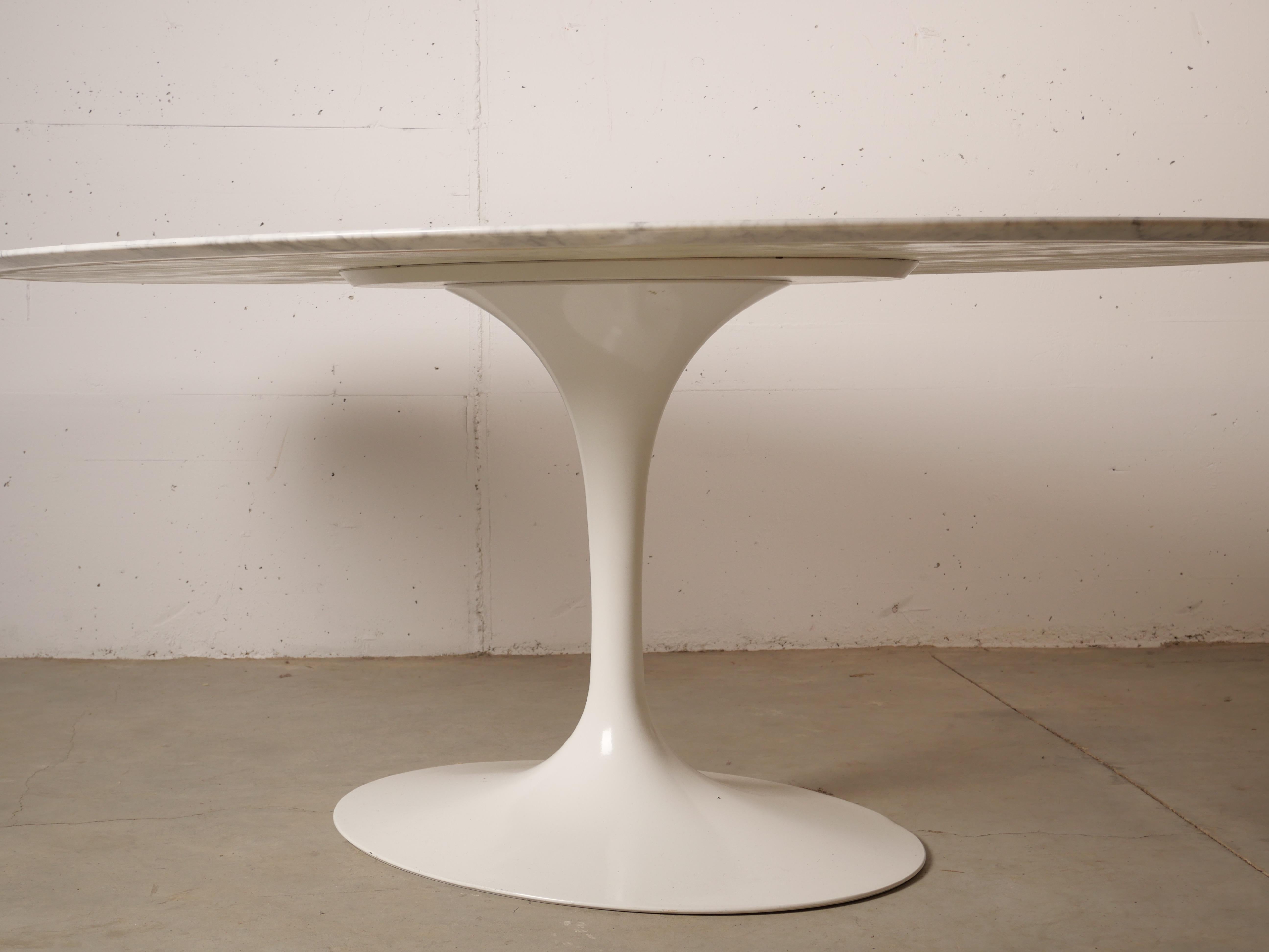 Tulip Oval Marble Dinning Table by Eero Saarinen for Knoll 3