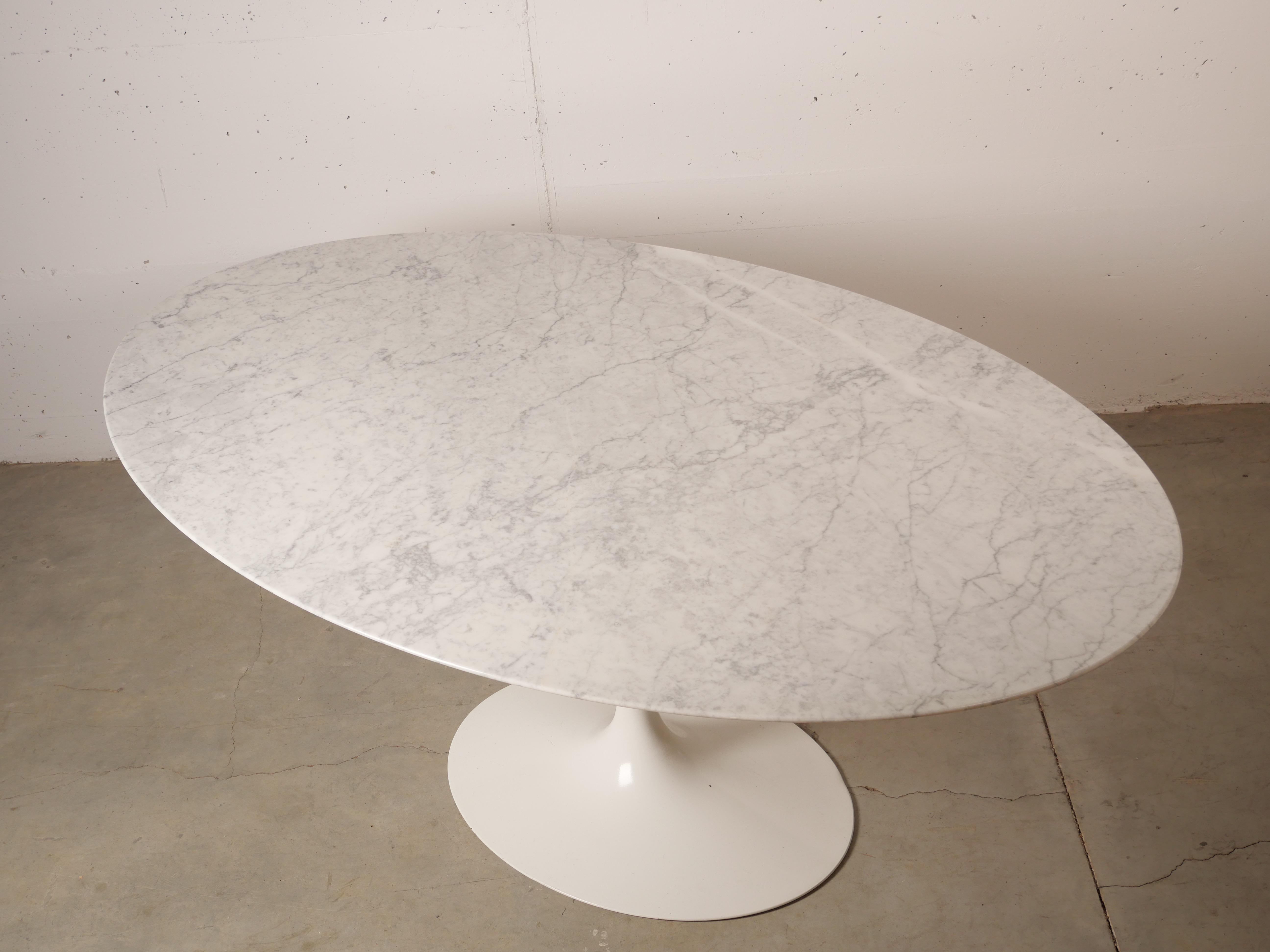 Tulip Oval Marble Dinning Table by Eero Saarinen for Knoll 5