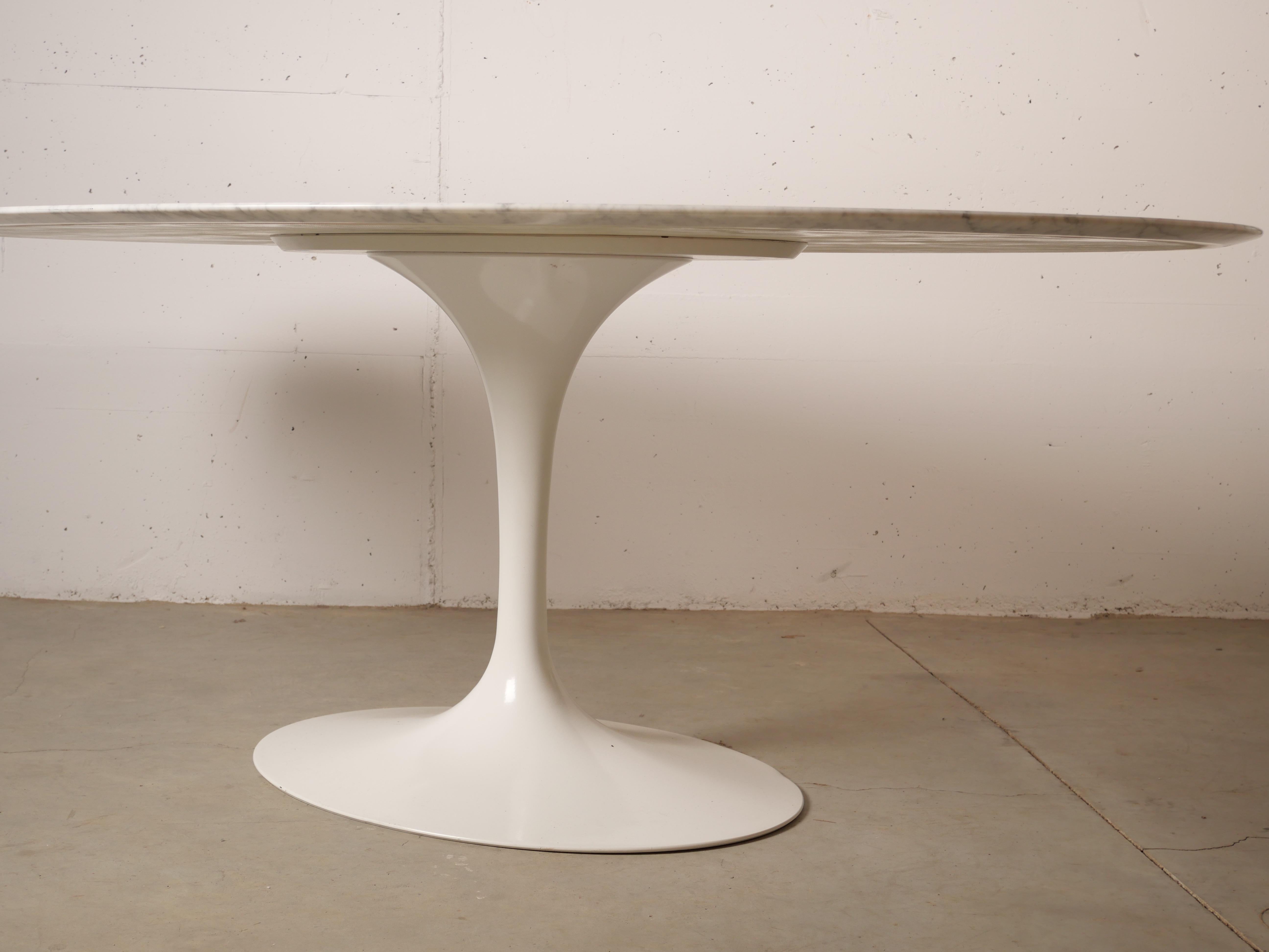 Tulip Oval Marble Dinning Table by Eero Saarinen for Knoll 6