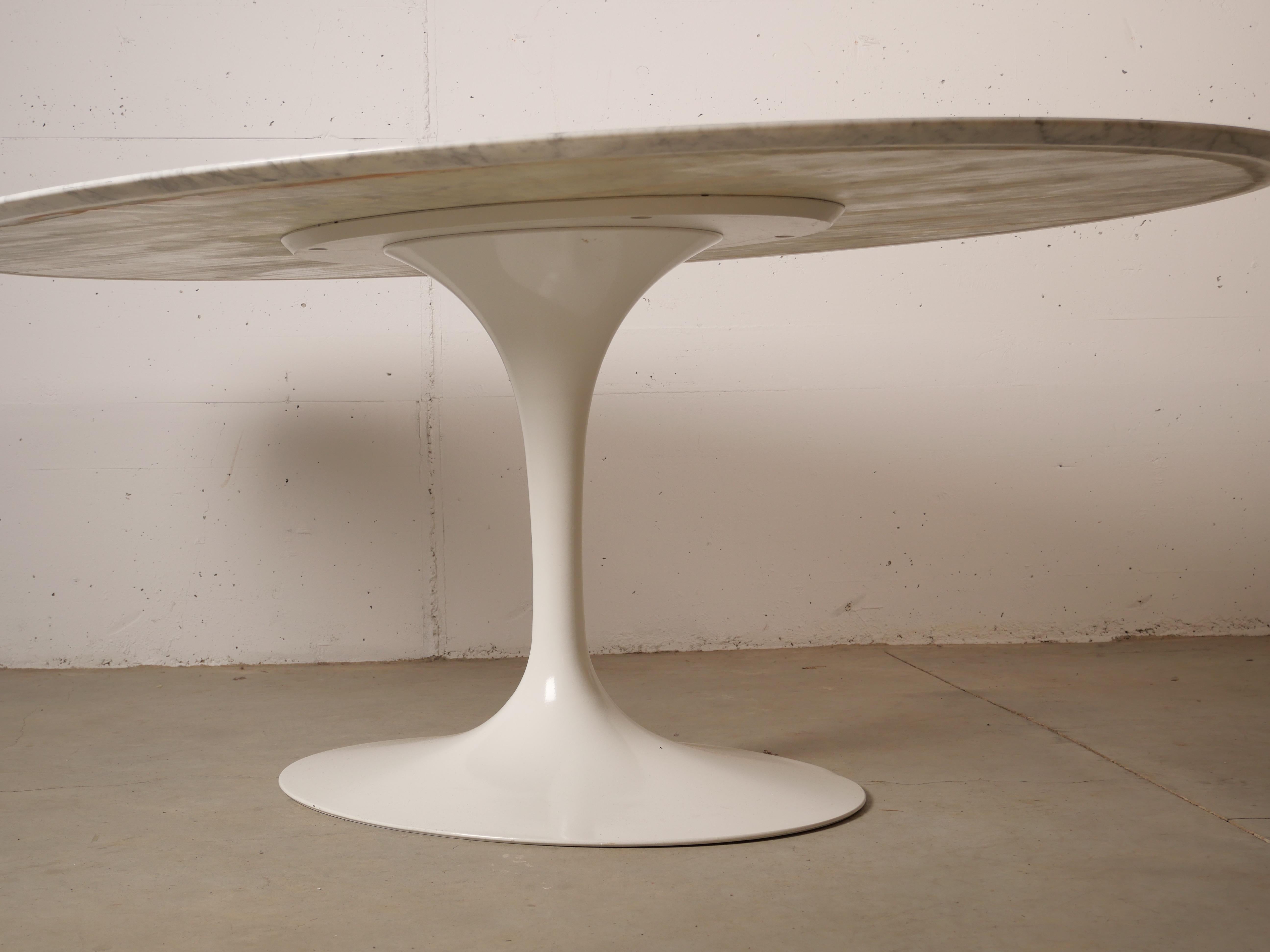 Tulip Oval Marble Dinning Table by Eero Saarinen for Knoll 7