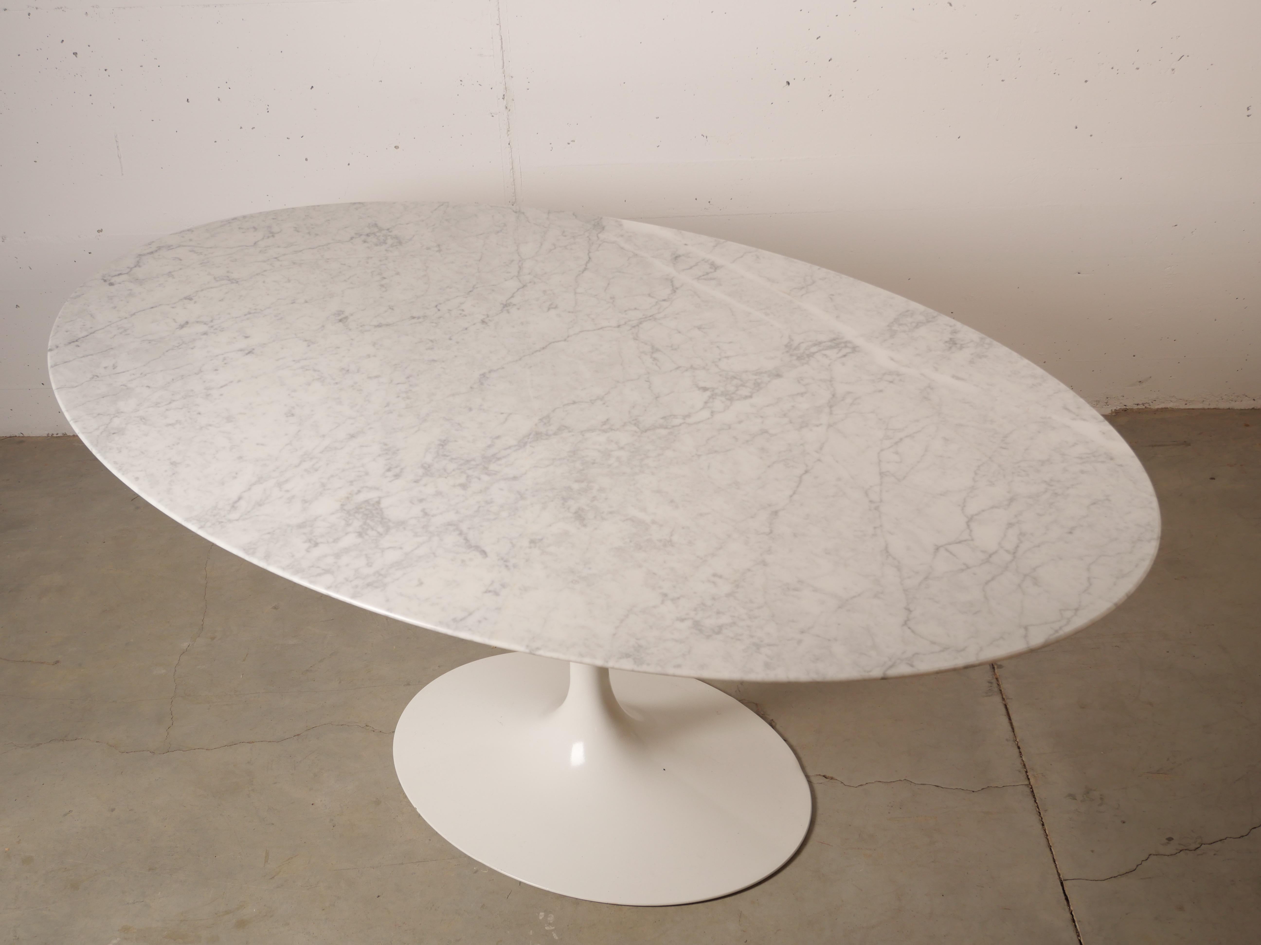 Tulip Oval Marble Dinning Table by Eero Saarinen for Knoll 8