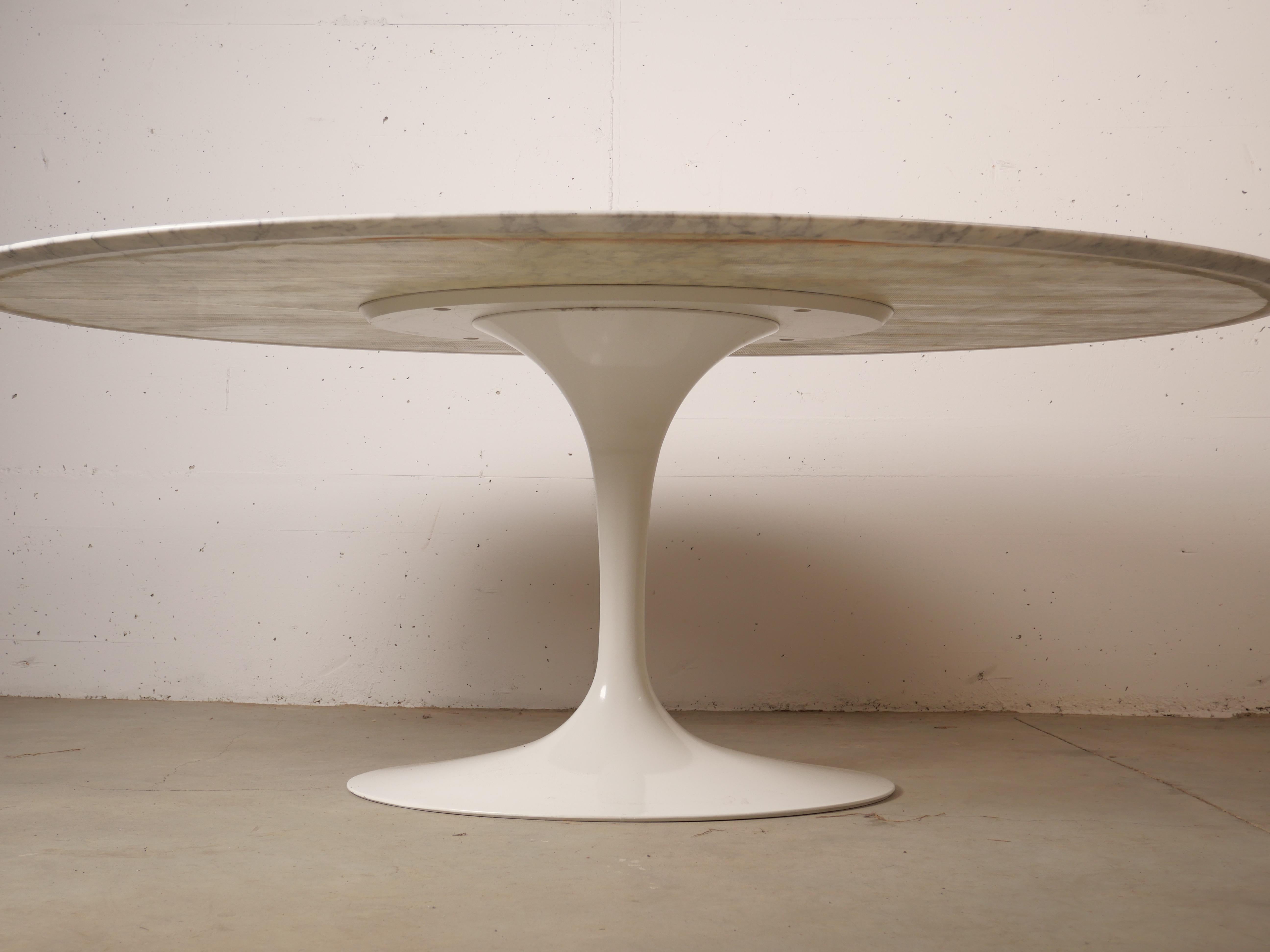 Tulip Oval Marble Dinning Table by Eero Saarinen for Knoll 10