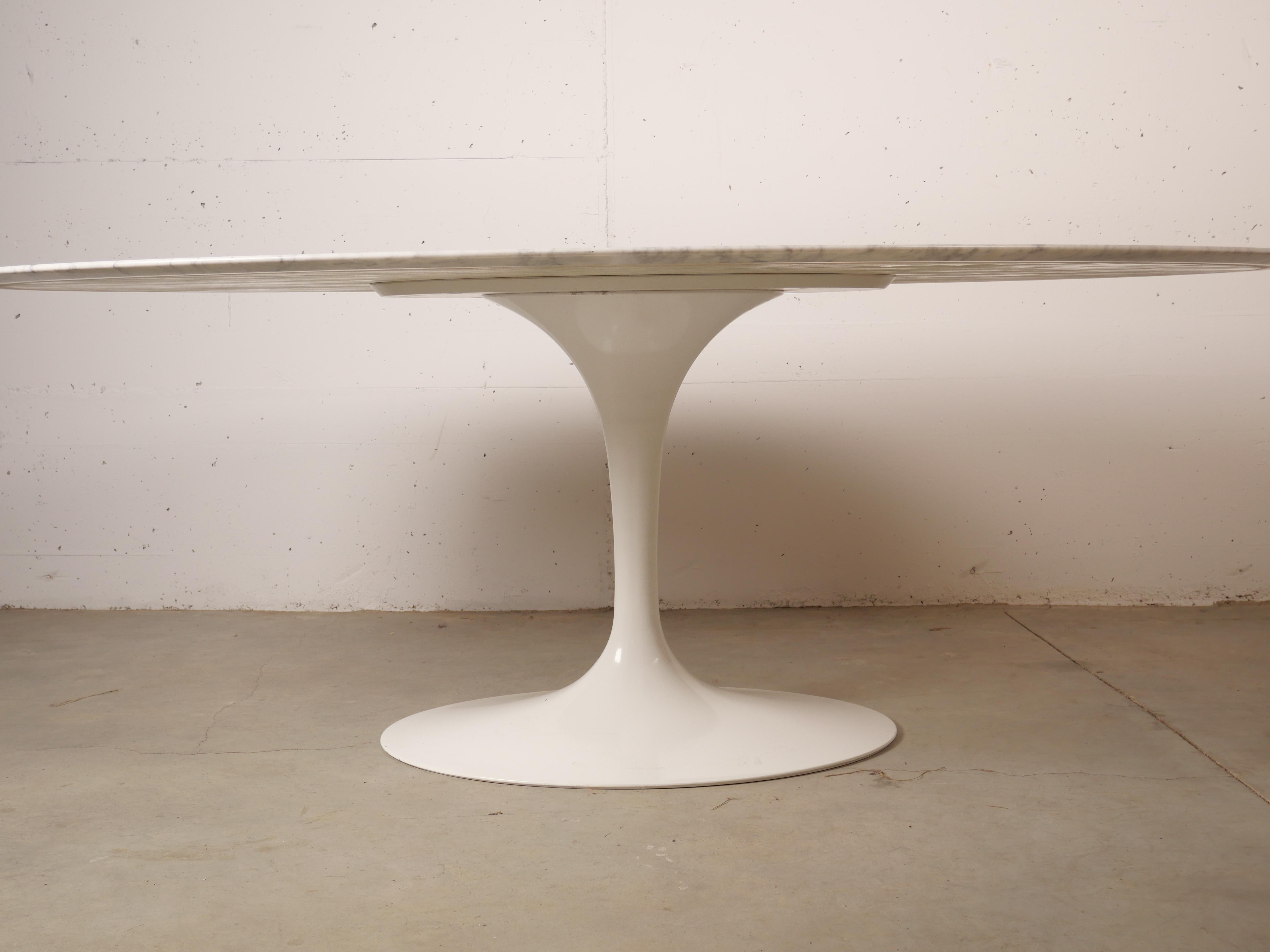Carrara Marble Tulip Oval Marble Dinning Table by Eero Saarinen for Knoll