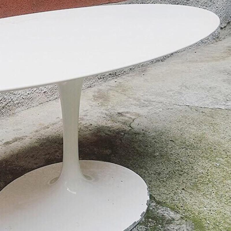Italian Tulip Oval Table with White Aluminium Base and Laminated Top from, 1970s