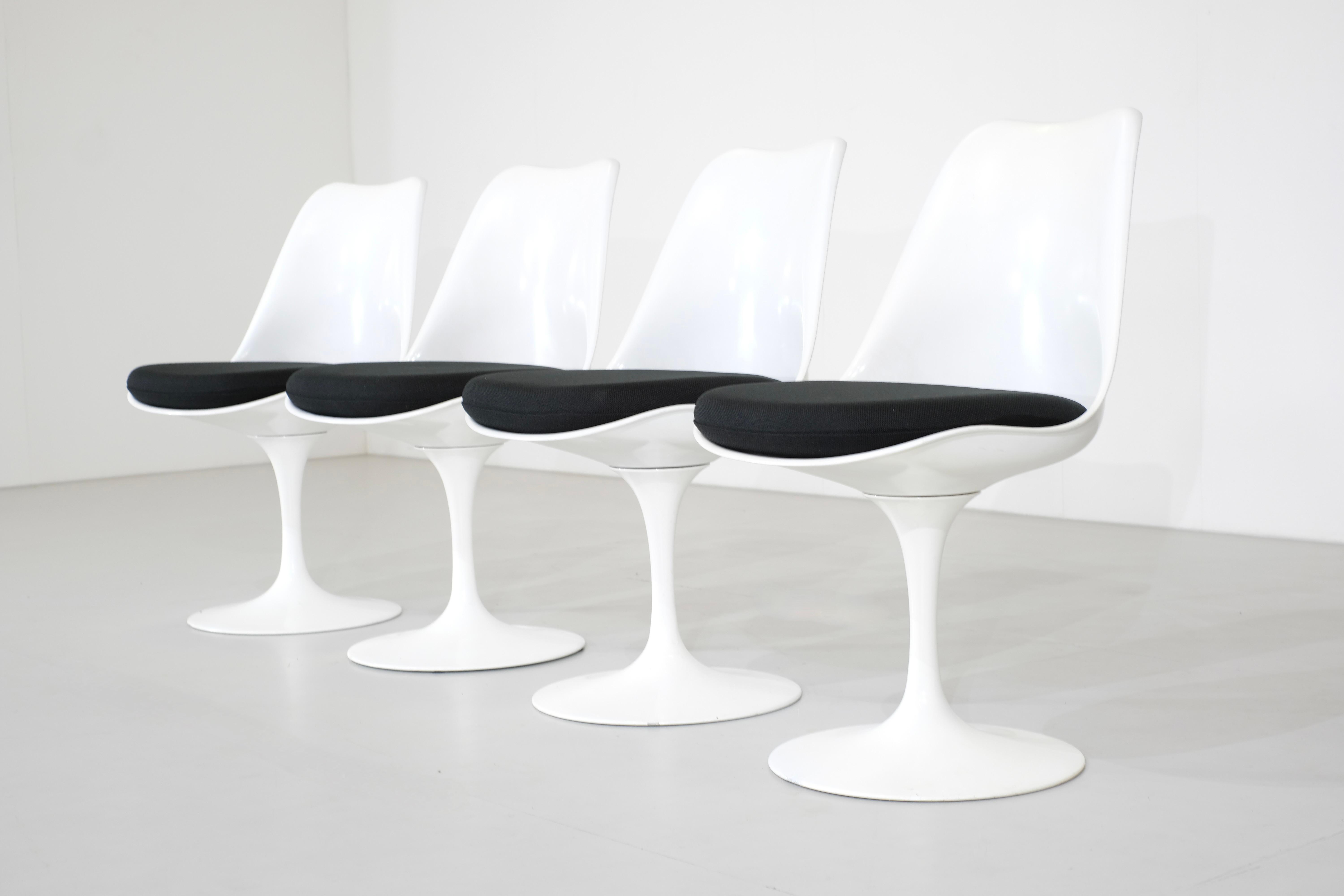 20th Century Tulip pivoting chairs by Eero Saarinen for Knoll, 1960s For Sale