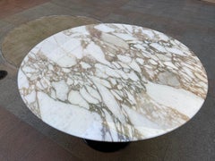 Tulip Round Table, Eero Saarinen Knoll, 2020