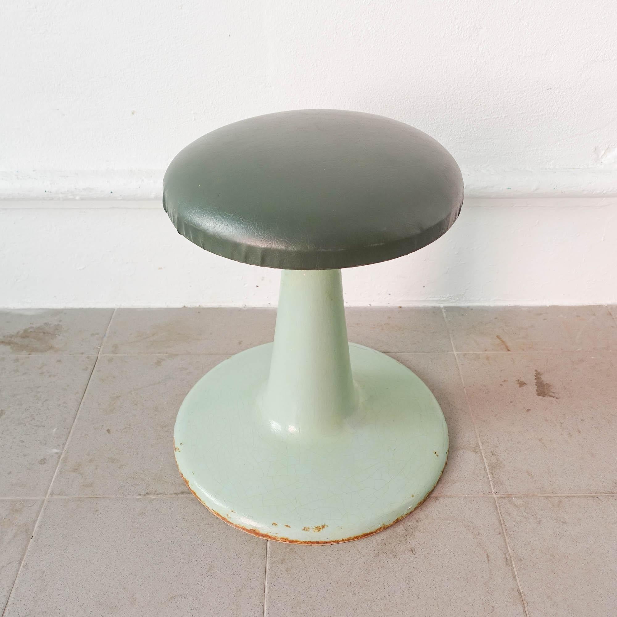 Tulip Shape Cast Iron Dentist Stool, 1950s 6