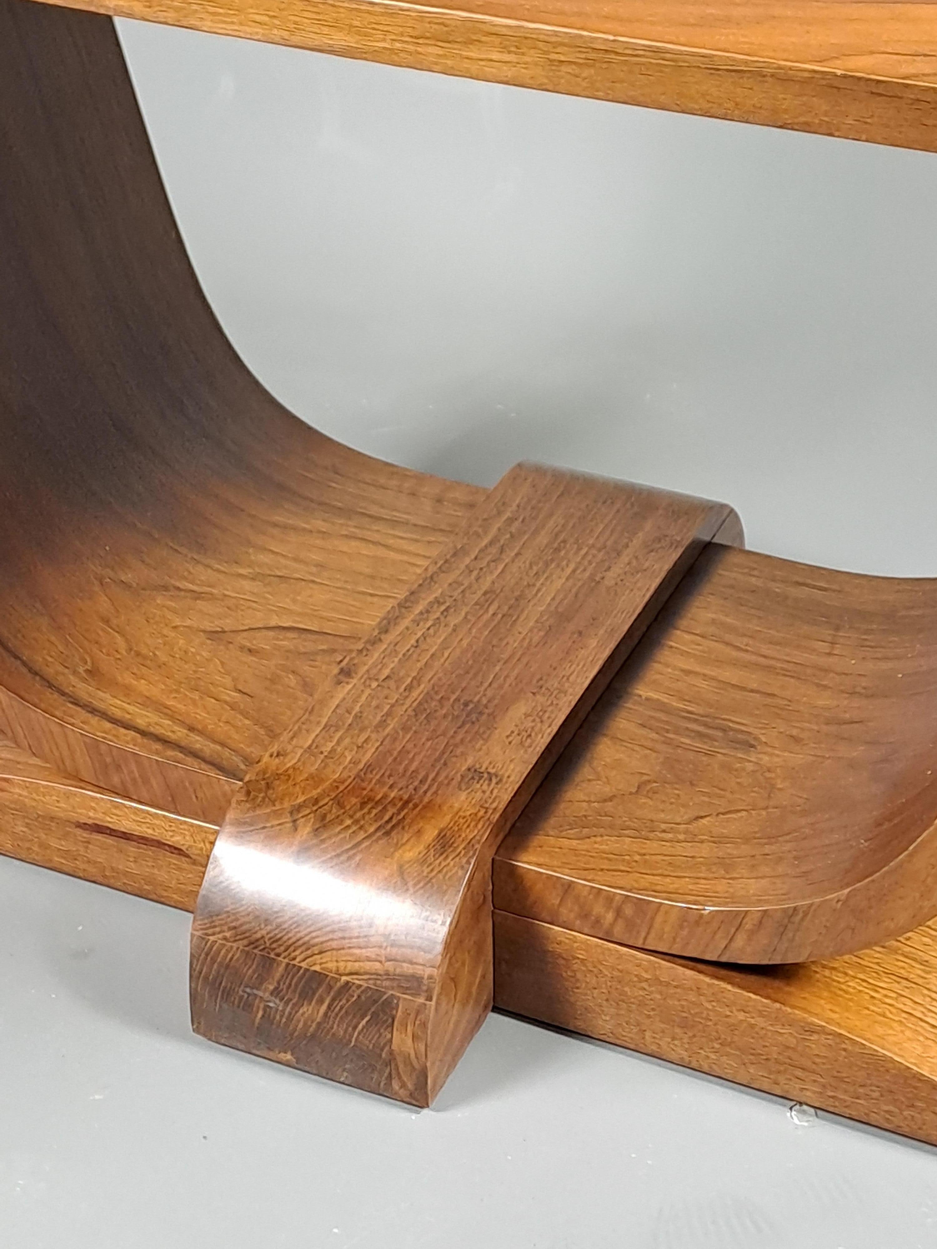 French Tulip-shaped Art Deco Living Room Table In Walnut Veneer For Sale