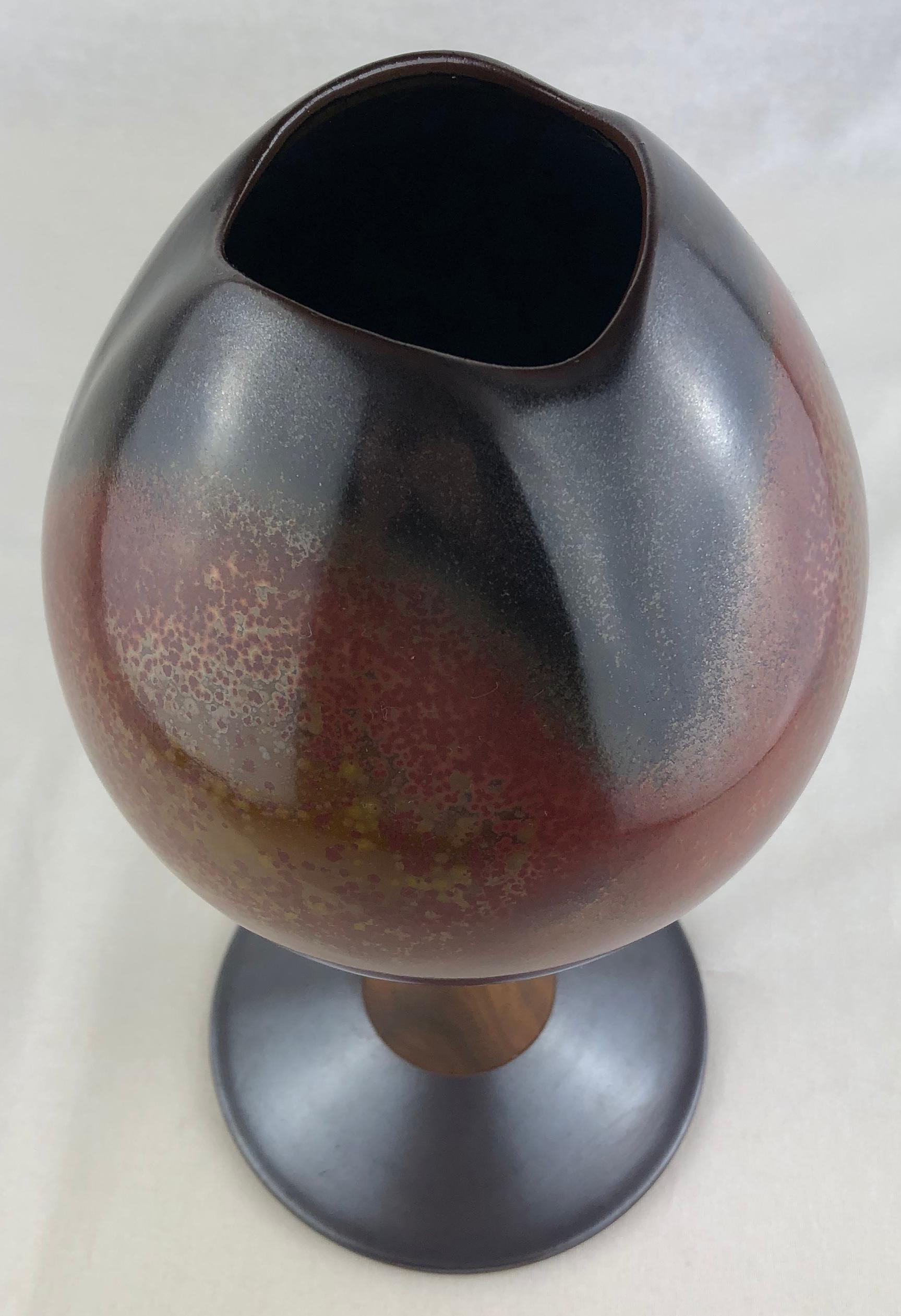 Tulip Shaped Ceramic Vase with Wooden and Metal Base, Manner of Berndt Friberg In Good Condition For Sale In Miami, FL