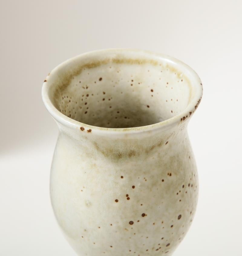 Tulip Shaped Ceramic Vase with White and Speckled Brown Glaze by Pentik, Finland 1