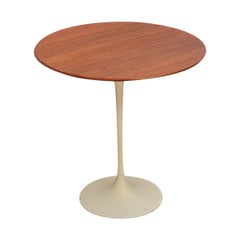 Tulip Side Table by Eero Saarinen